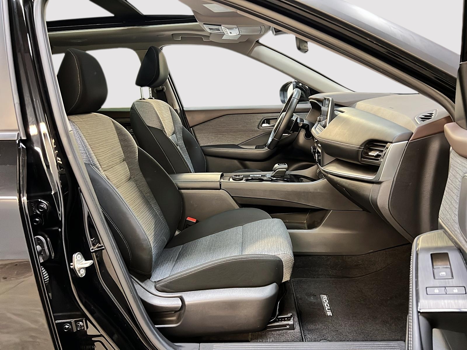 Nissan Rogue SV TOIT PANO 4RM 2023 — photo 8