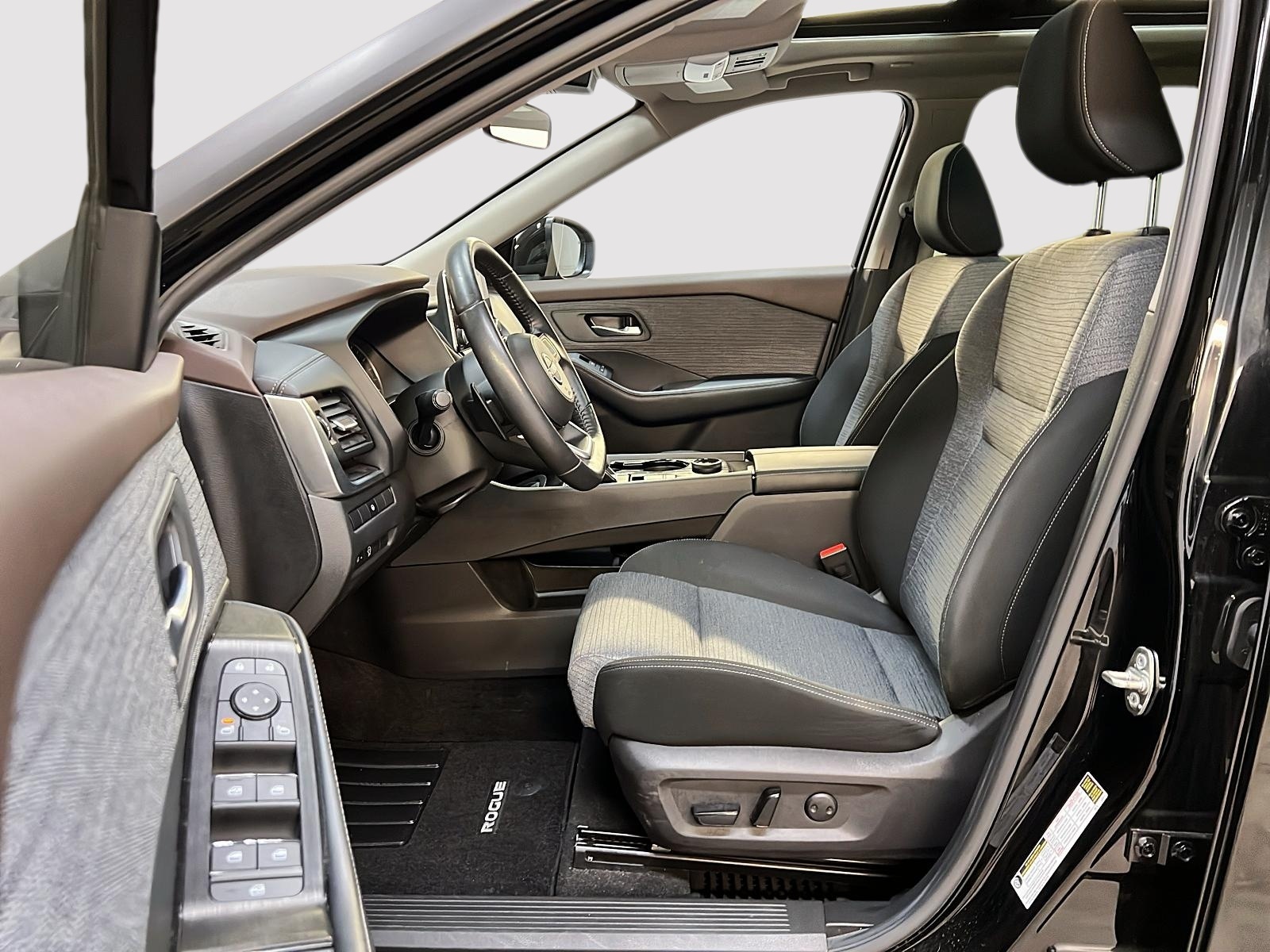 Nissan Rogue SV TOIT PANO 4RM 2023 — photo 7