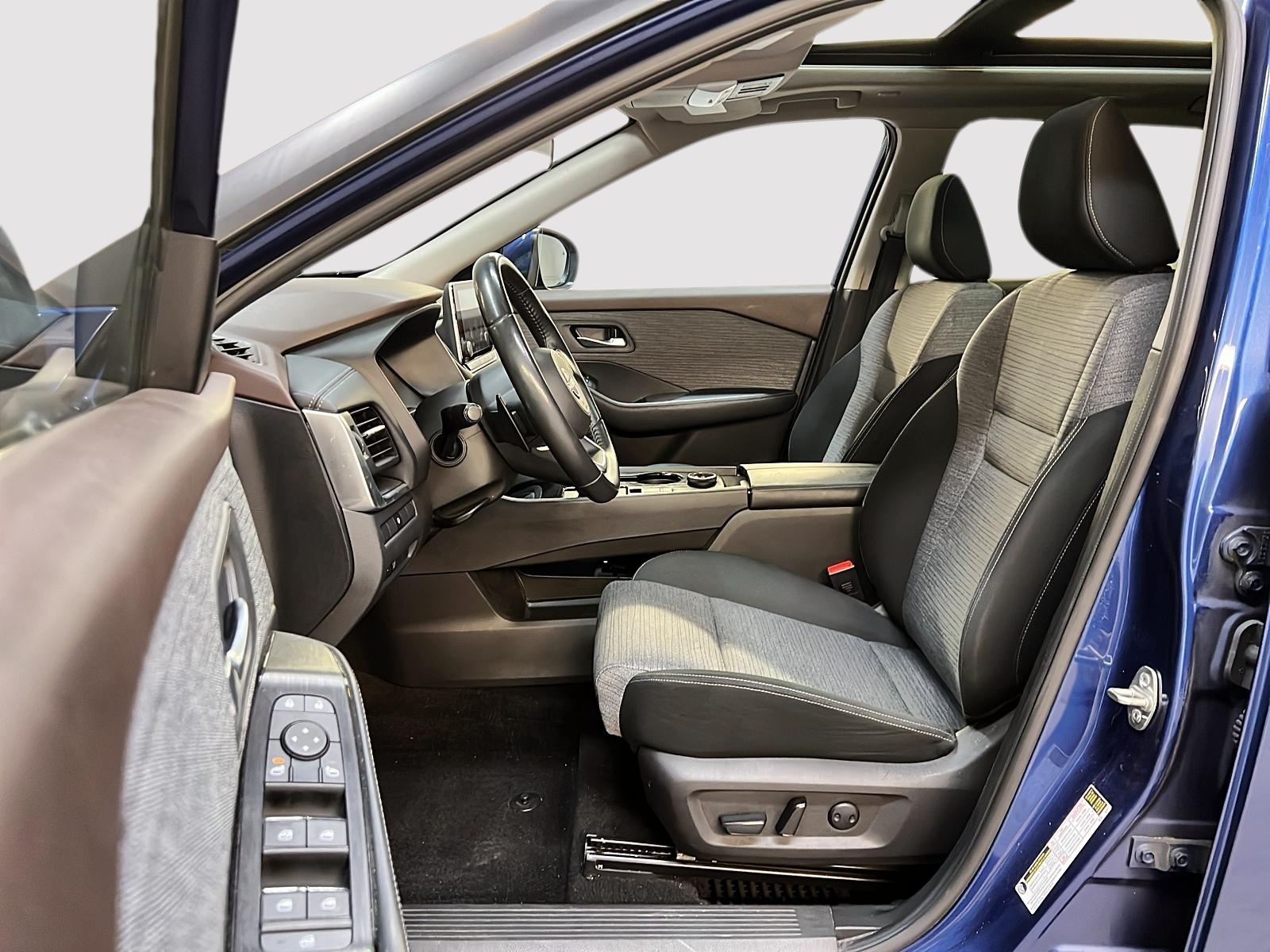 Nissan Rogue SV TOIT PANO 4RM 2023 — photo 7