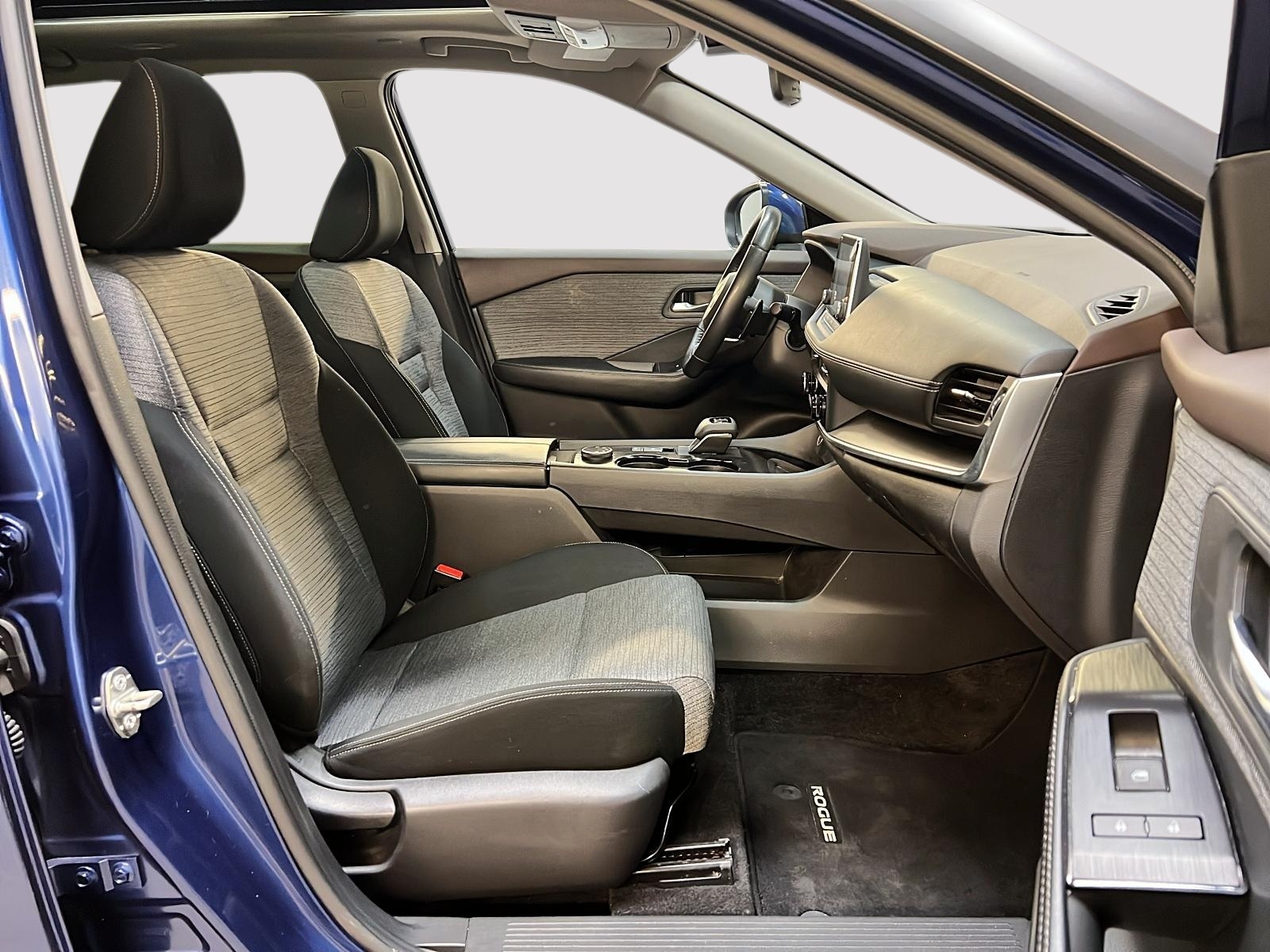 Nissan Rogue SV TOIT PANO 4RM 2023 — photo 8