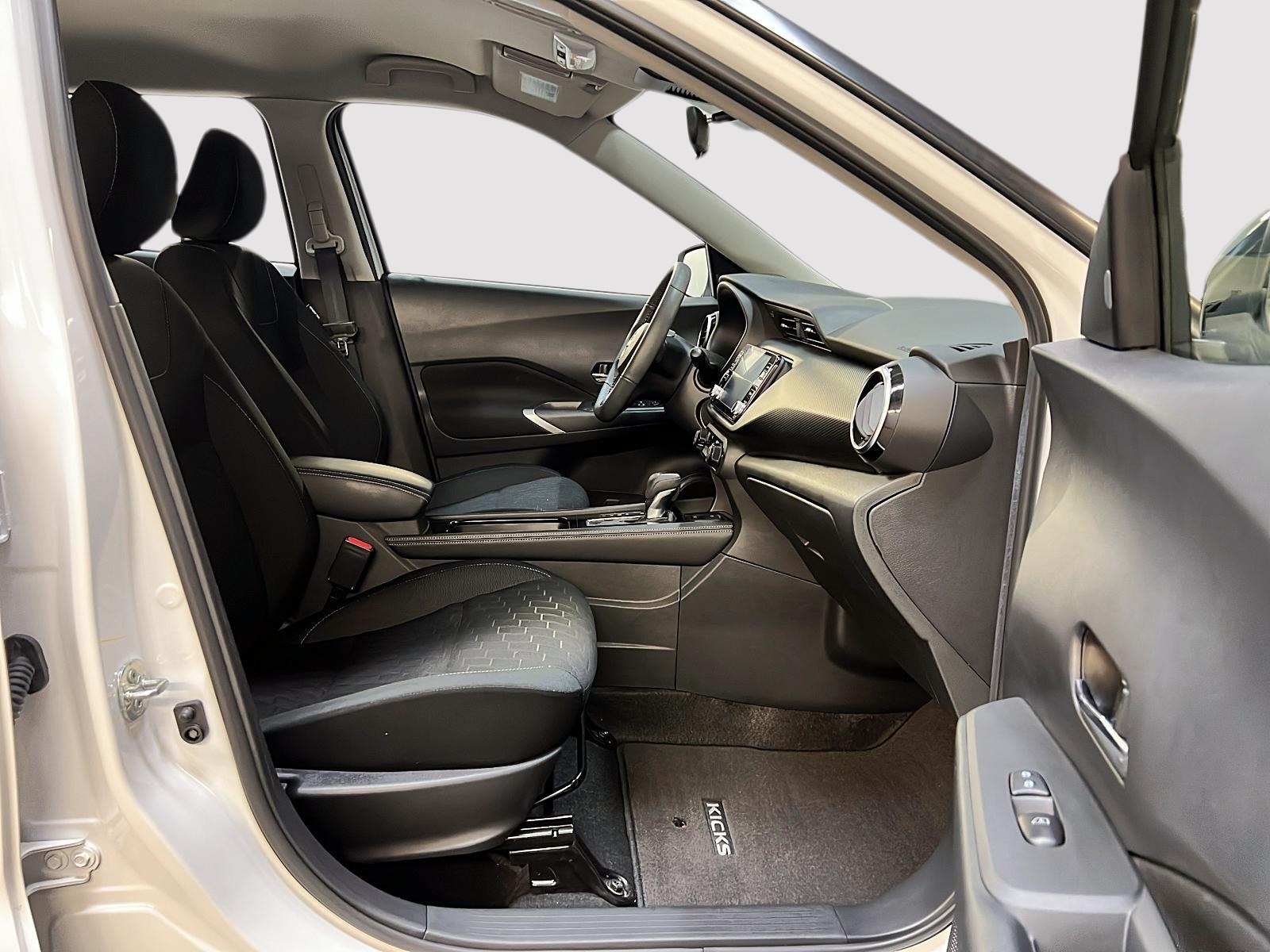 Nissan Kicks SV 2024 — photo 8