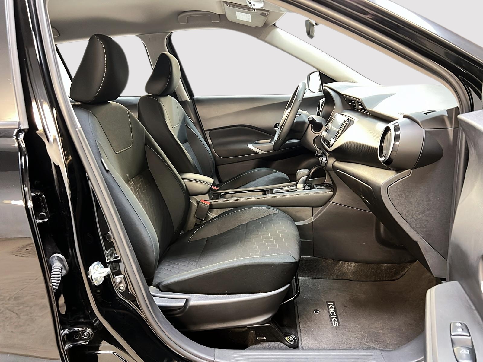 Nissan Kicks SV 2024 — photo 8