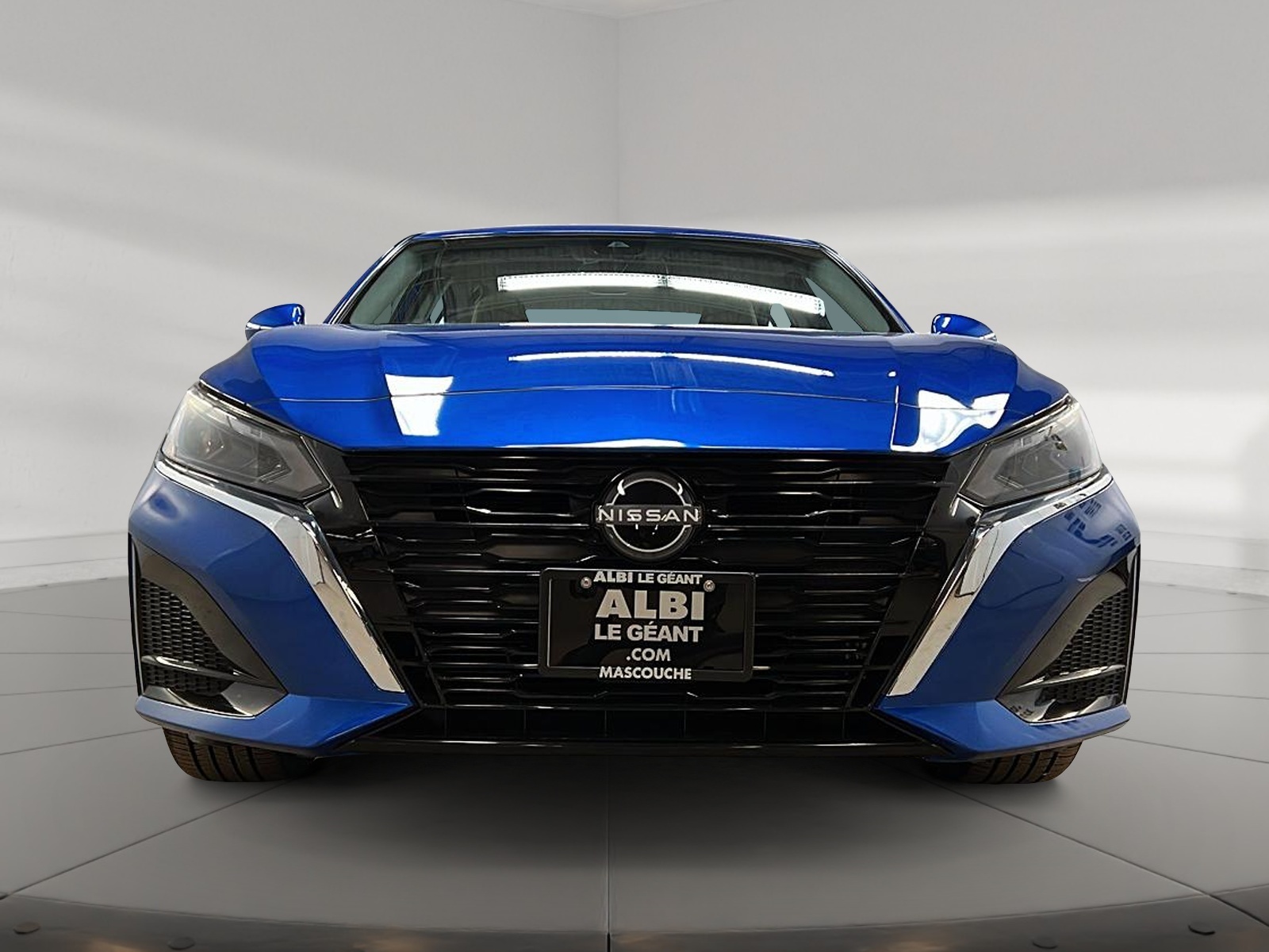 Nissan Altima PLATINUM CUIR TOIT NAV 4RM 2025 — photo 2