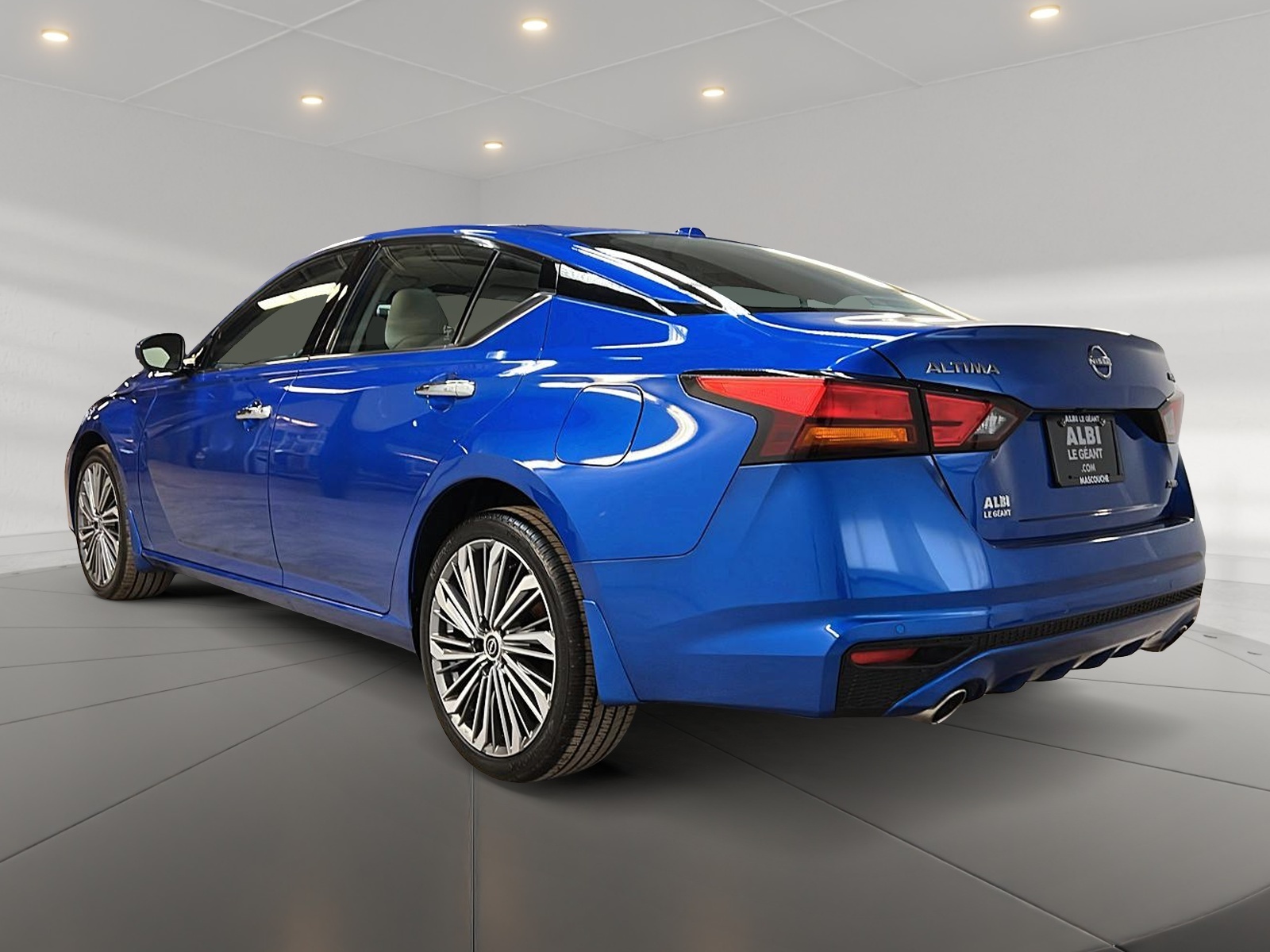 Nissan Altima PLATINUM CUIR TOIT NAV 4RM 2025 — photo 6