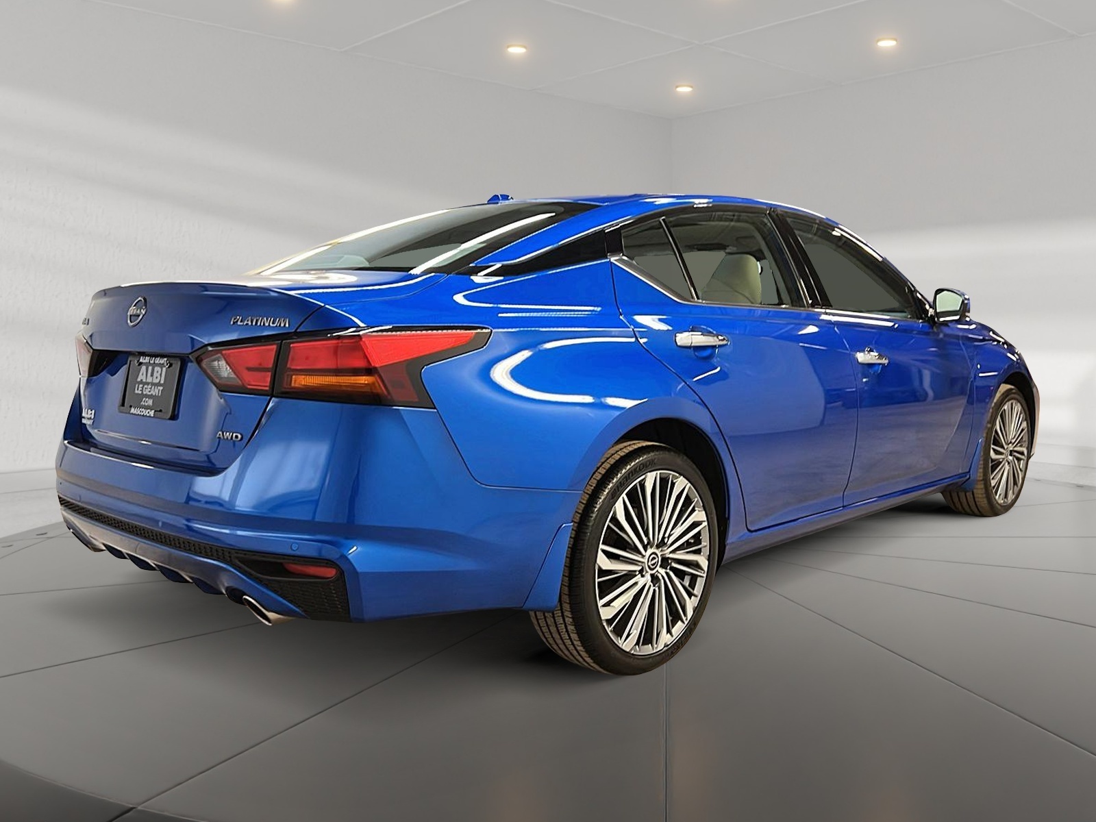 Nissan Altima PLATINUM CUIR TOIT NAV 4RM 2025 — photo 4