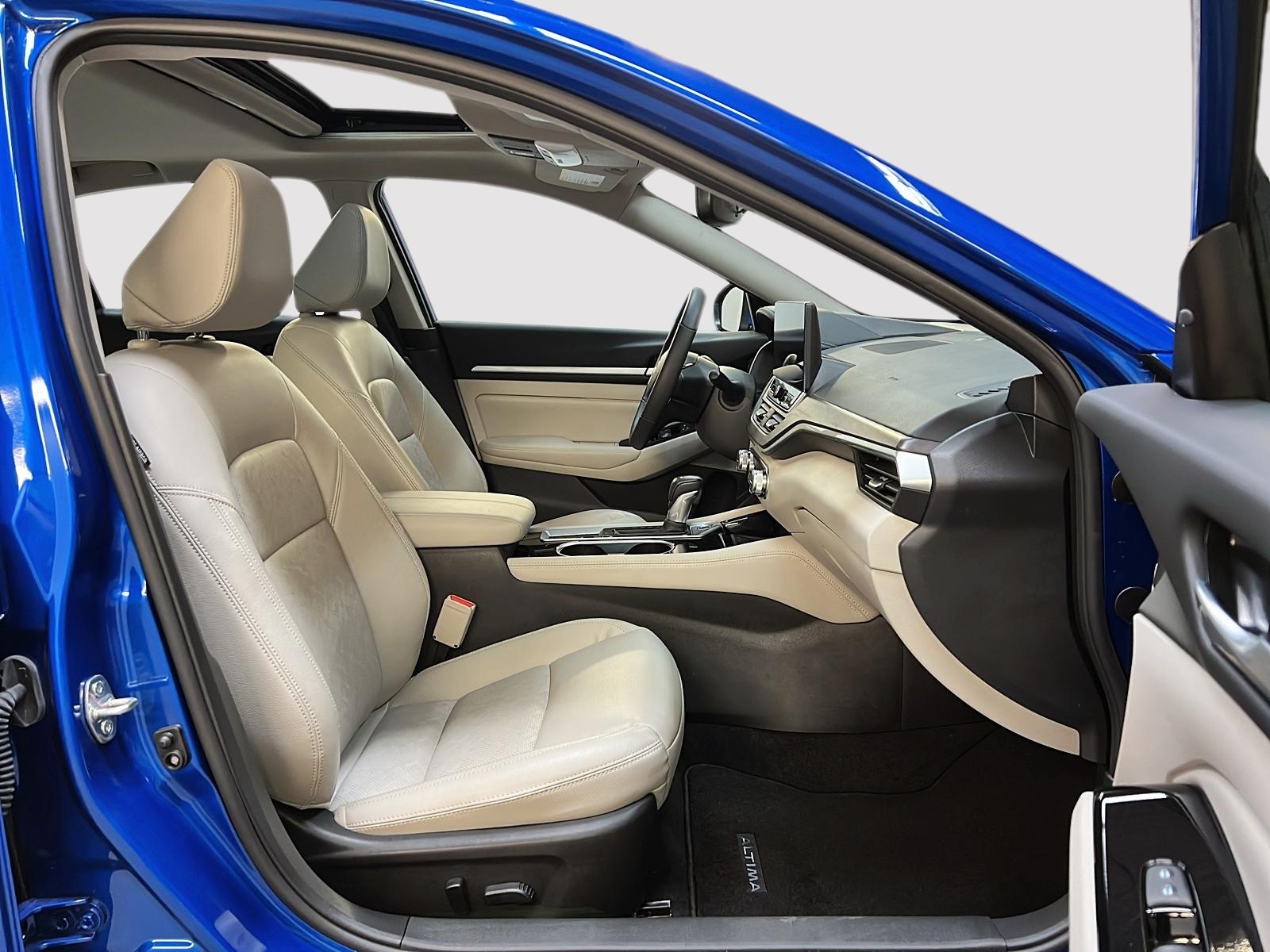 Nissan Altima PLATINUM CUIR TOIT NAV 4RM 2025 — photo 8