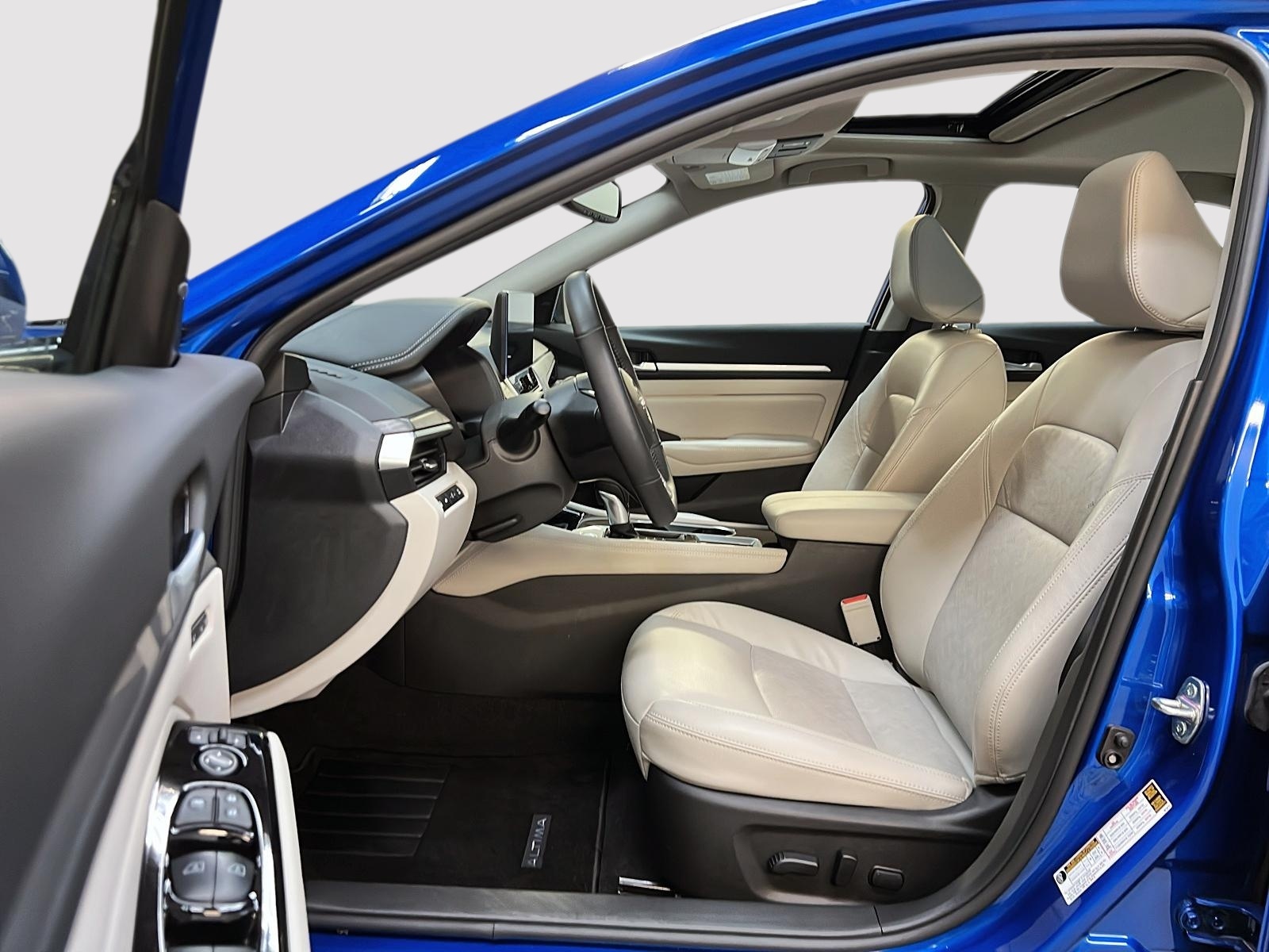 Nissan Altima PLATINUM CUIR TOIT NAV 4RM 2025 — photo 7