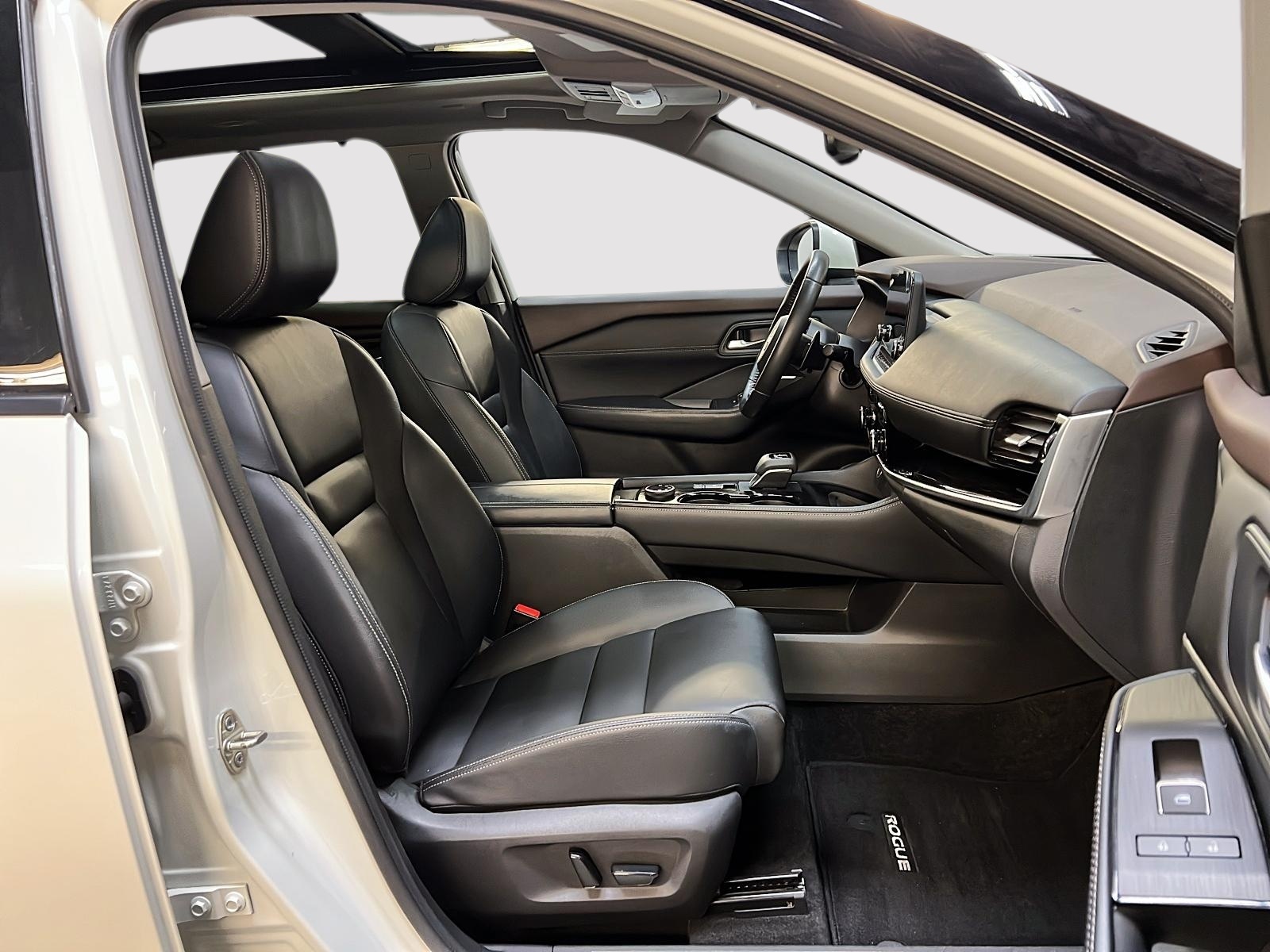 Nissan Rogue SL CUIR TOIT PANO NAV 4RM 2023 — photo 8