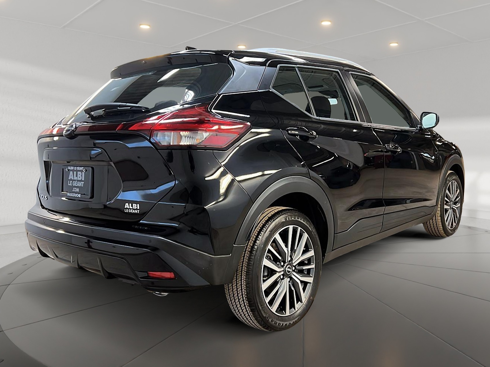 Nissan KICKS PLAY SV 2025 — photo 4