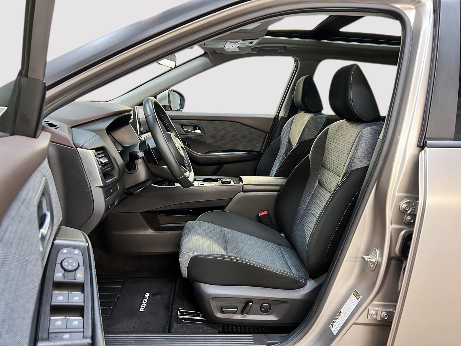 Nissan Rogue SV TOIT PANO 4RM 2023 — photo 7