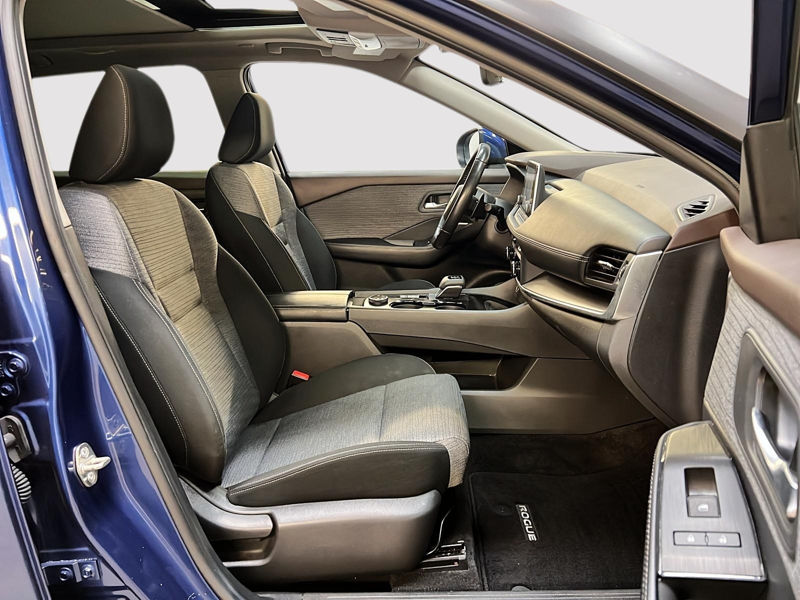 Nissan Rogue SV TOIT PANO 4RM 2023 — photo 8