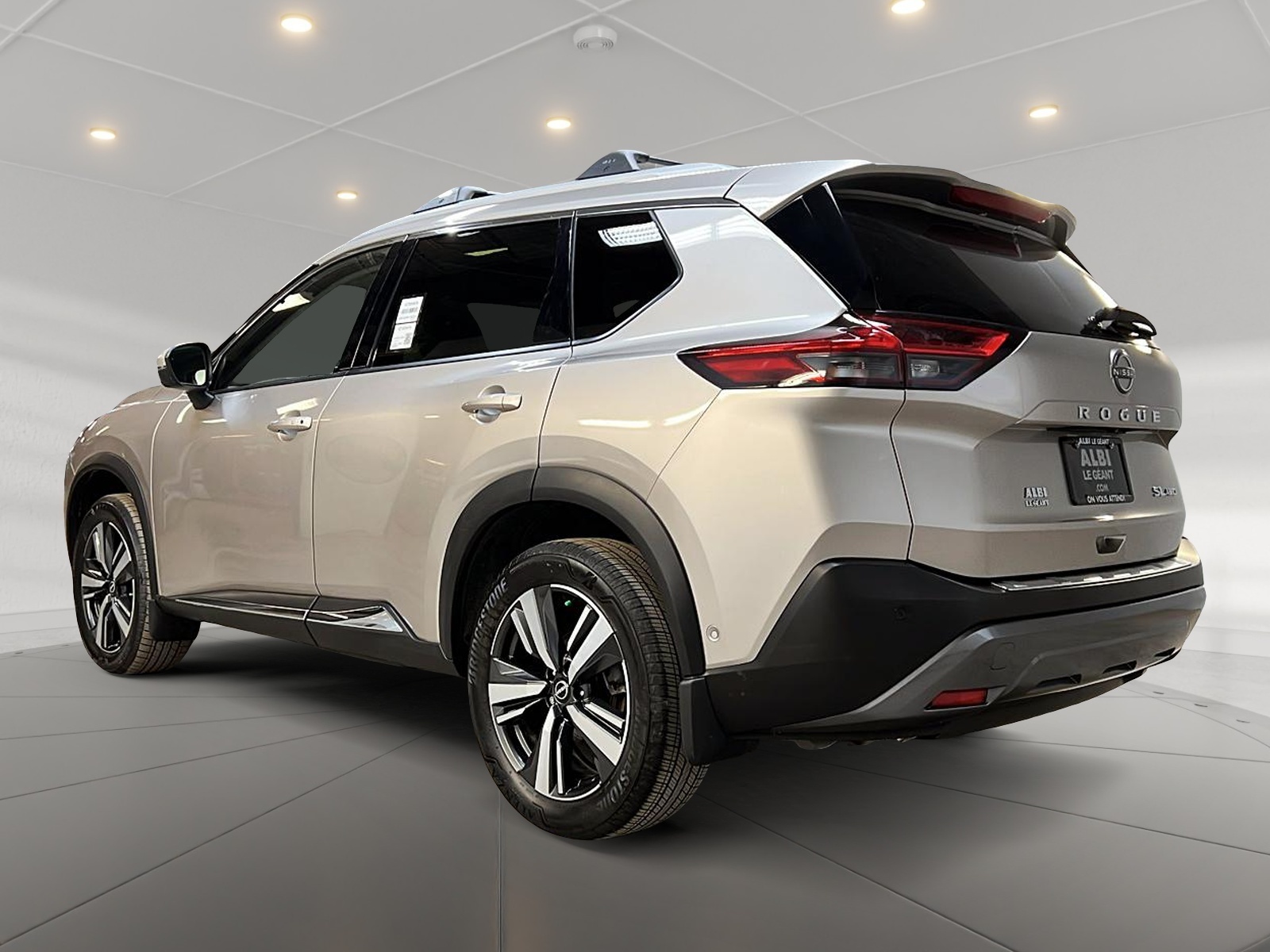 Nissan Rogue SL CUIR TOIT PANO NAV 4RM 2023 — photo 6