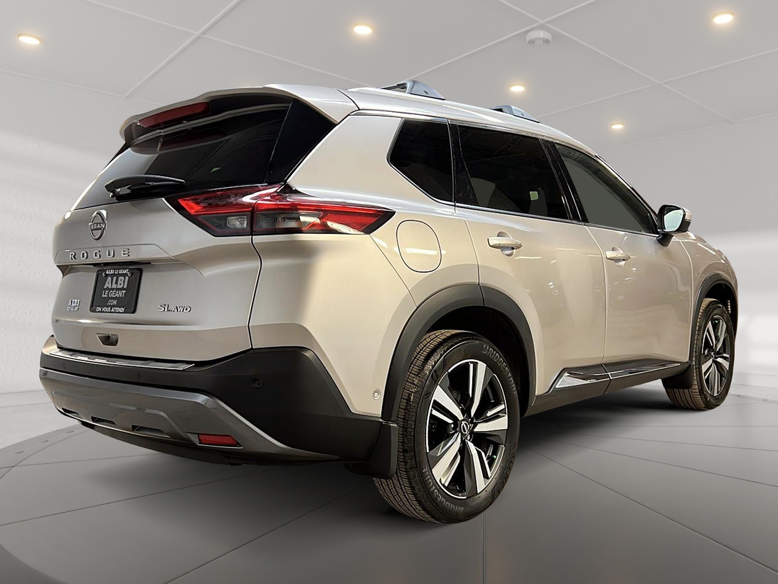 Nissan Rogue SL CUIR TOIT PANO NAV 4RM 2023 — photo 4