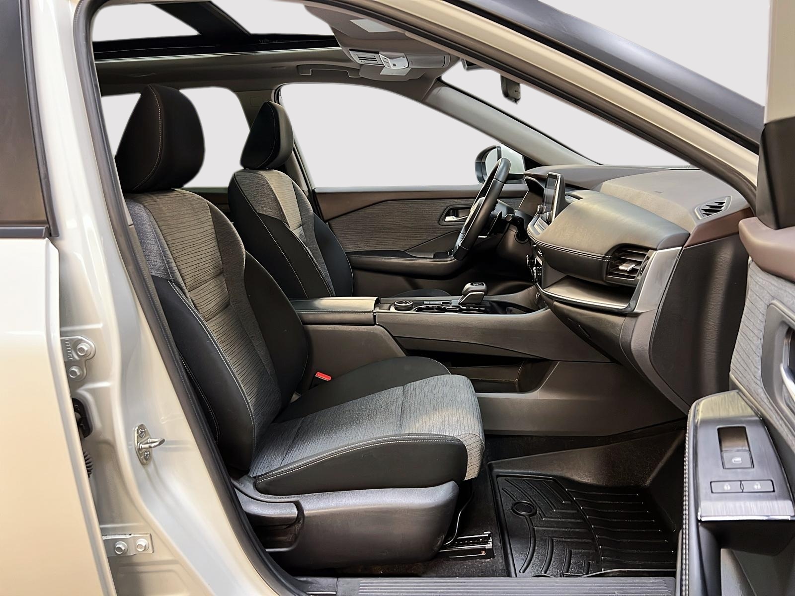 Nissan Rogue SV TOIT PANO 4RM 2023 — photo 8