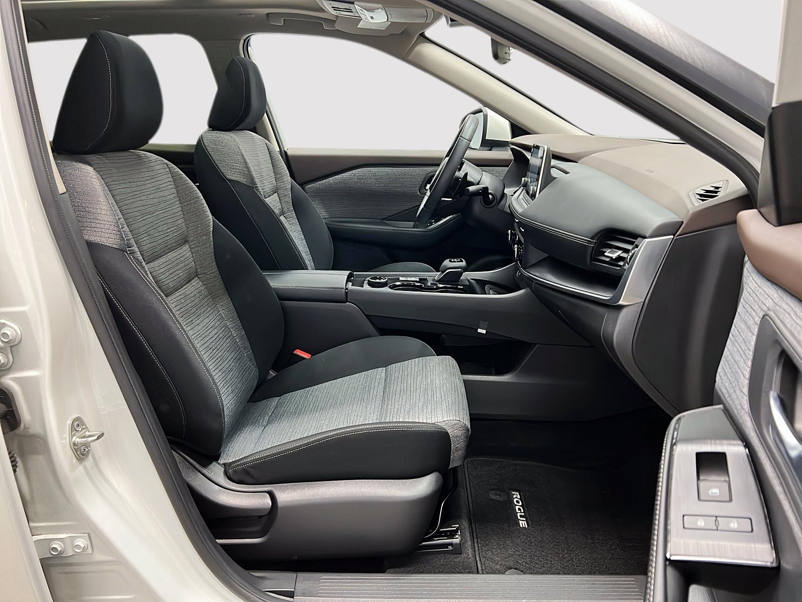 Nissan Rogue SV TOIT PANO 4RM 2023 — photo 8