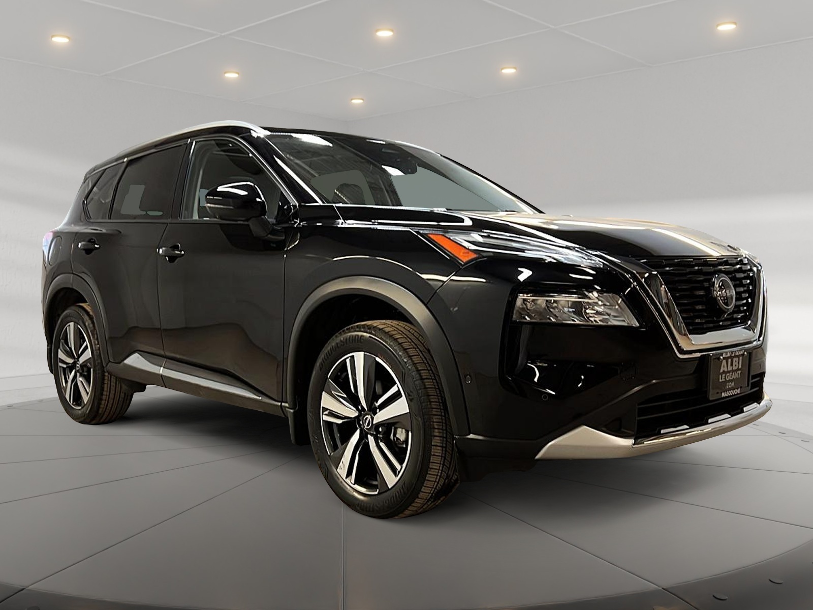 Nissan Rogue PLATINUM CUIR TOIT PANO NAV 4RM 2023 — photo 3