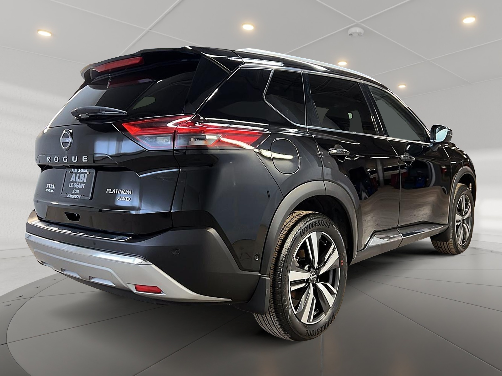 Nissan Rogue PLATINUM CUIR TOIT PANO NAV 4RM 2023 — photo 4