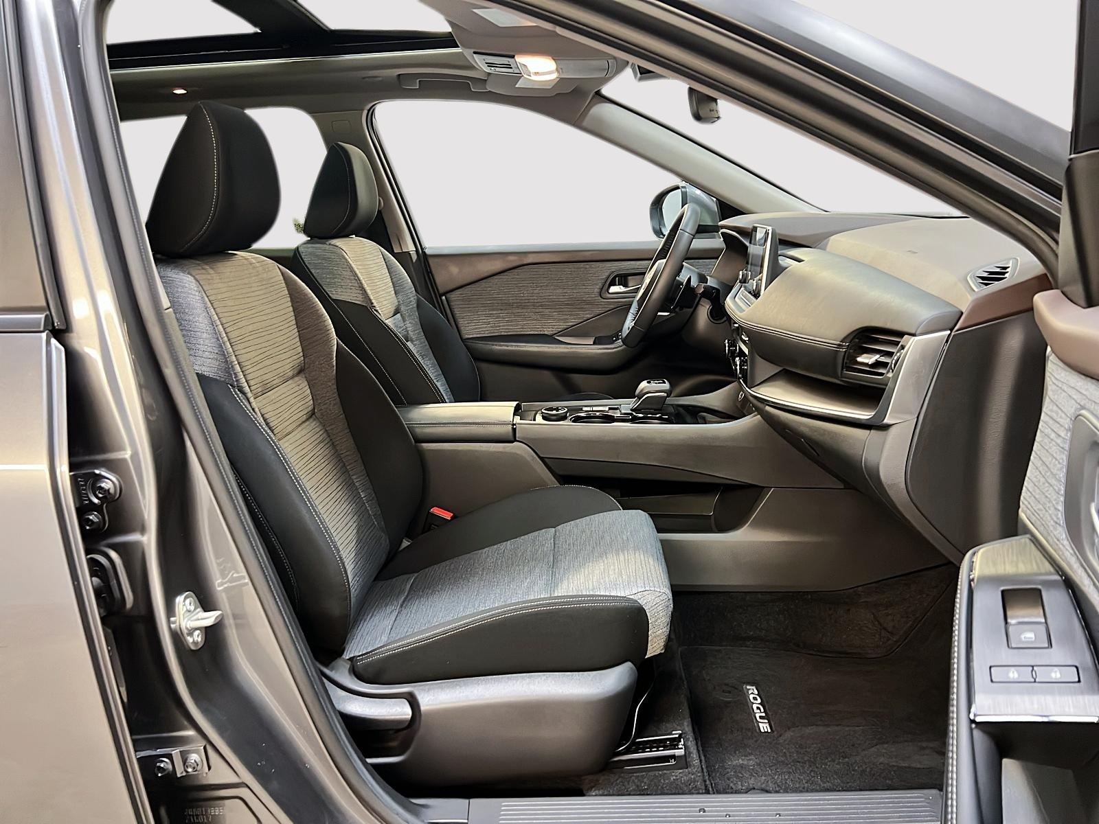 Nissan Rogue SV TOIT PANO 4RM 2023 — photo 8