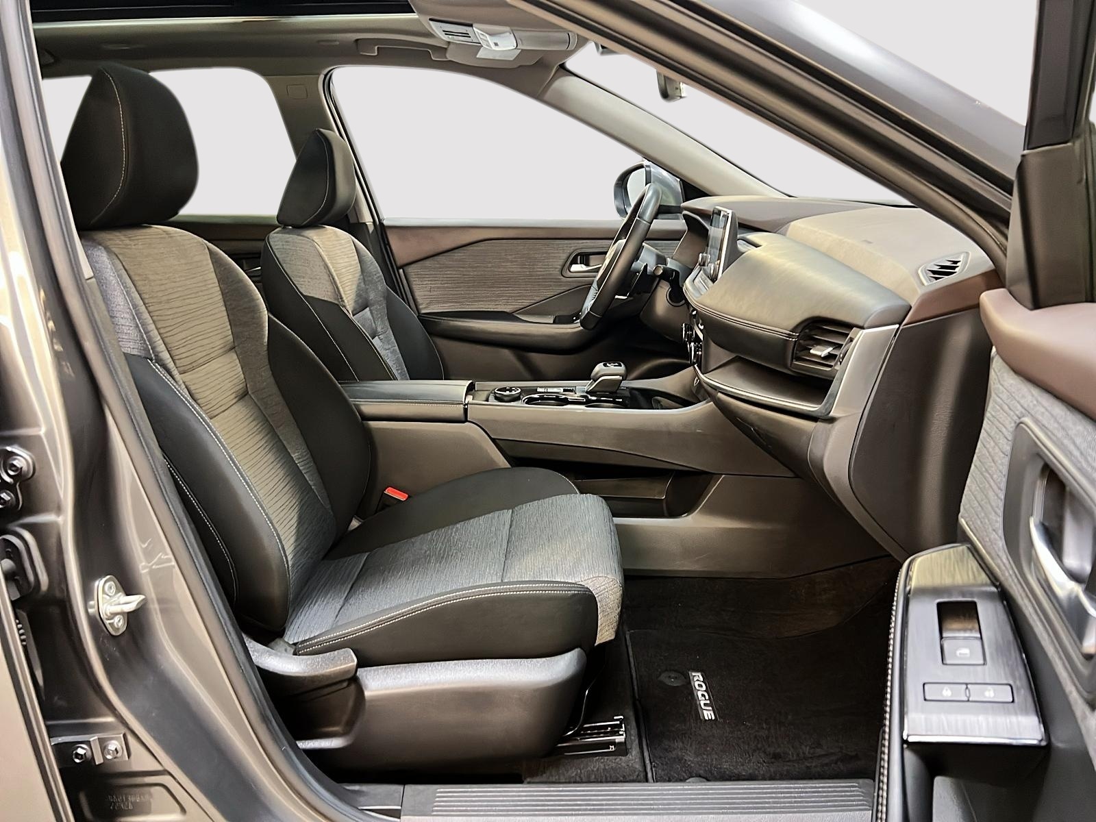 Nissan Rogue SV TOIT PANO 4RM 2023 — photo 8