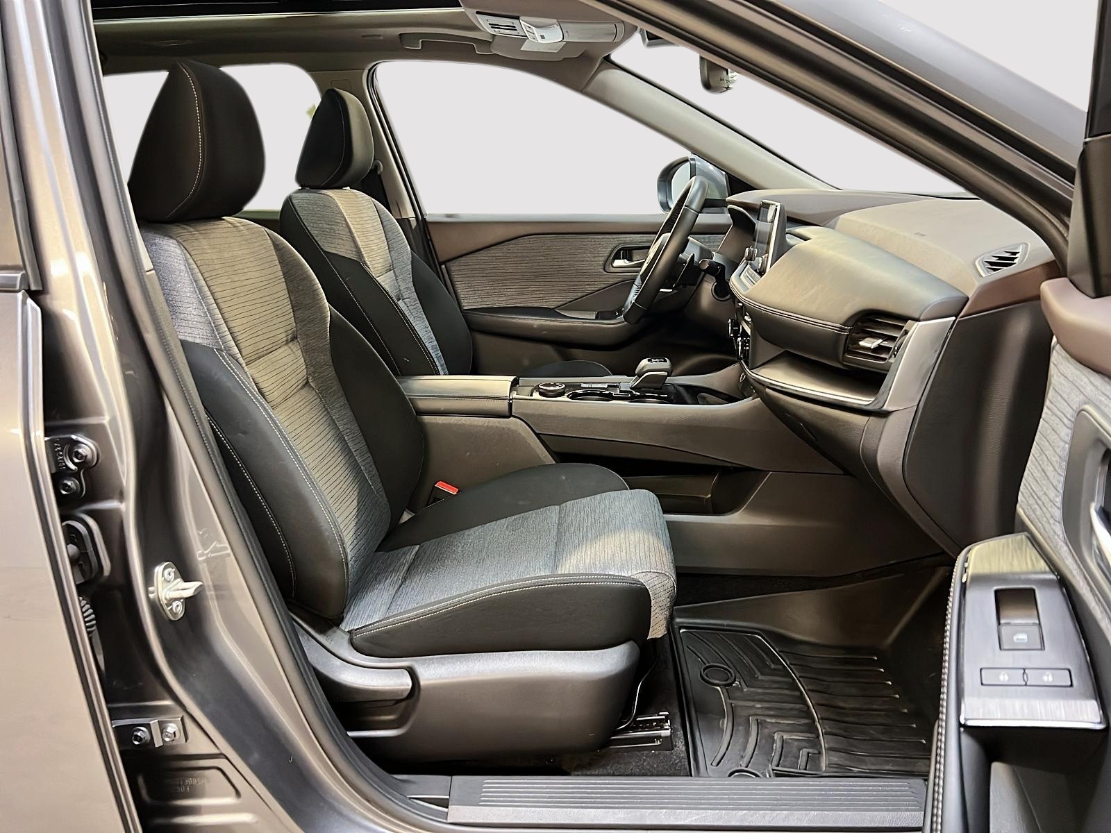 Nissan Rogue SV TOIT PANO 4RM 2023 — photo 8