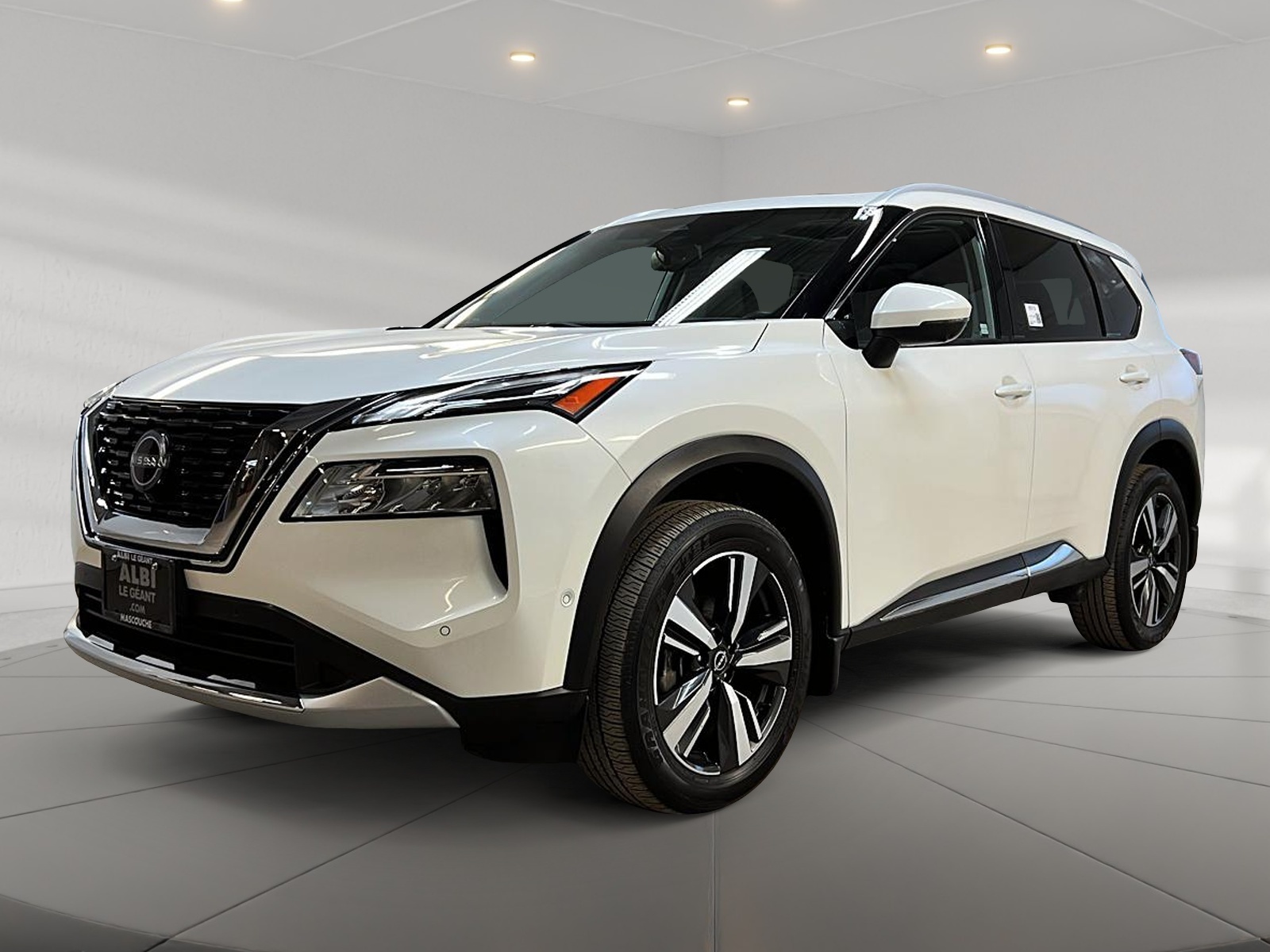 Nissan Rogue PLATINUM CUIR TOIT PANO NAV 4RM 2023