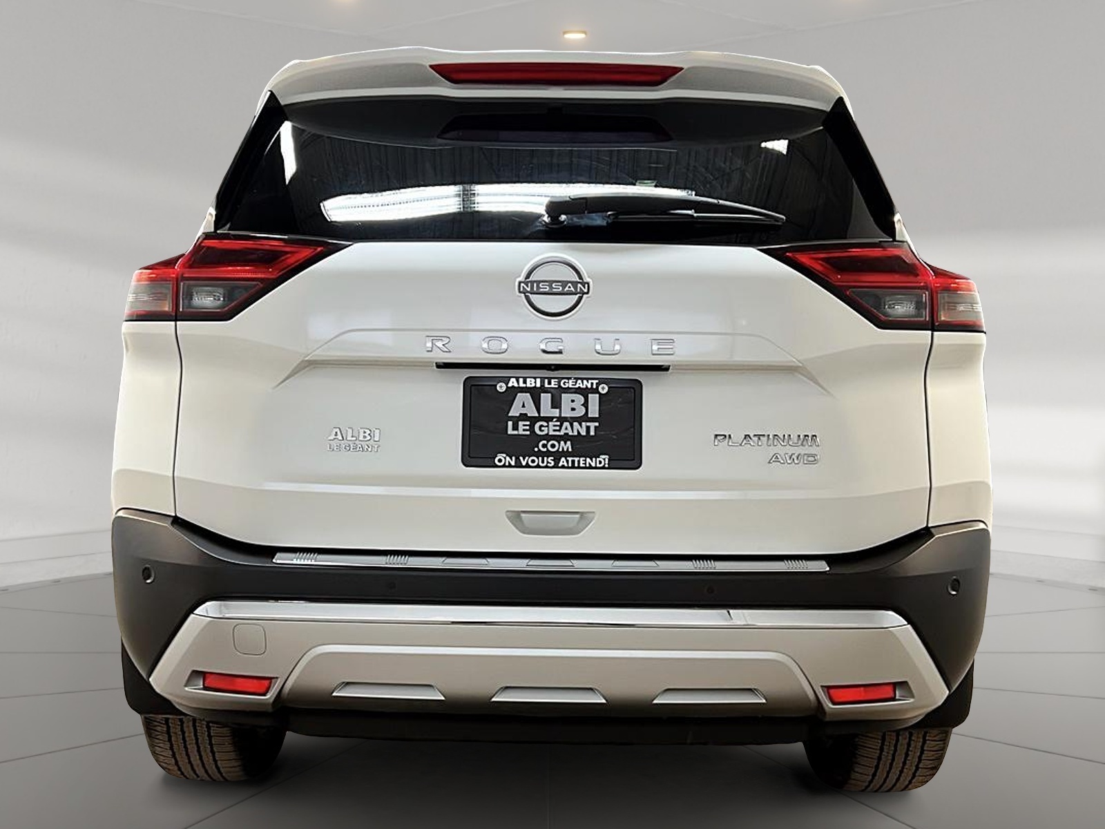 Nissan Rogue PLATINUM CUIR TOIT PANO NAV 4RM 2023 — photo 5