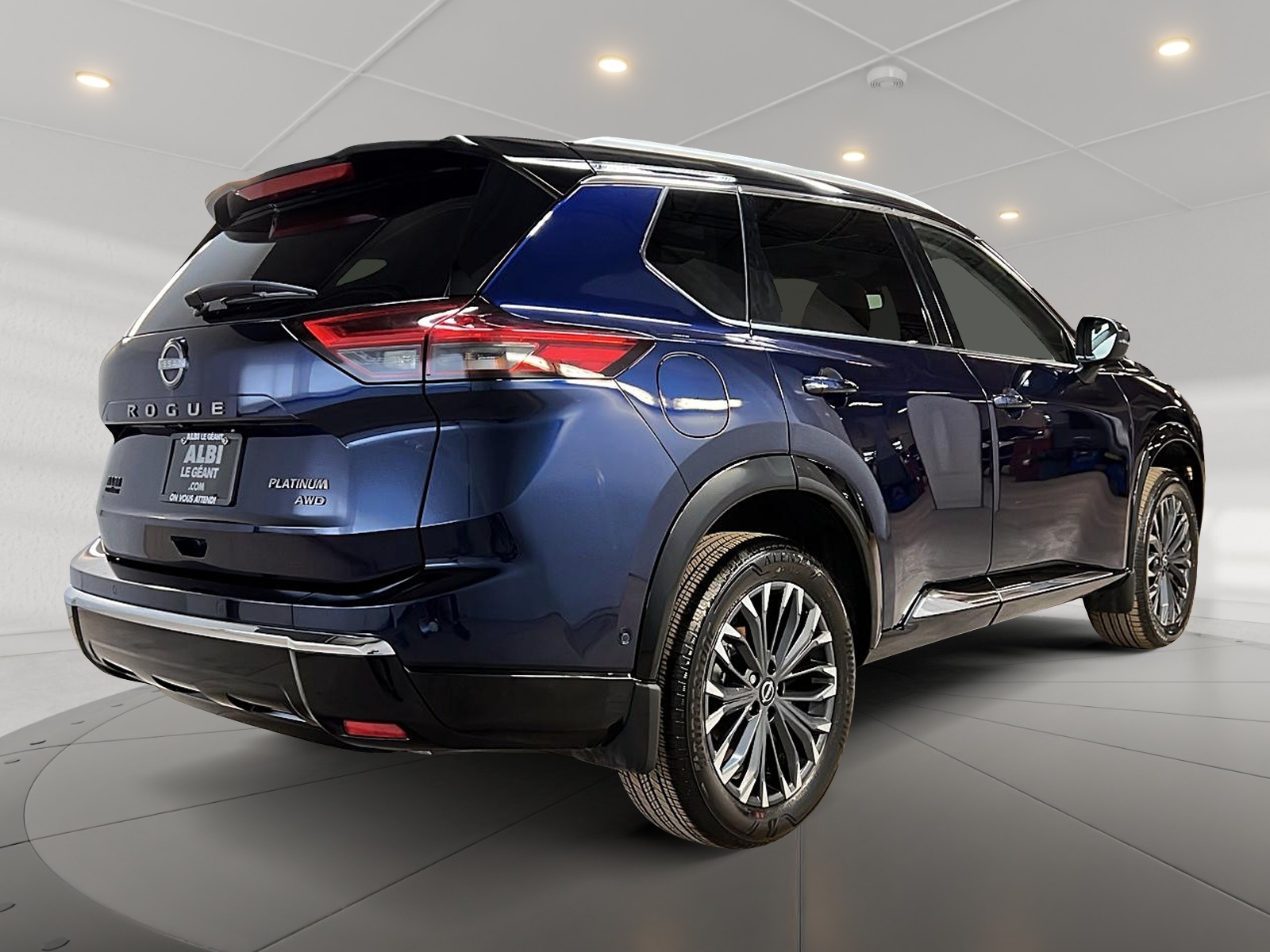 Nissan Rogue PLATINUM TECH CUIR TOIT PANO NAV 4RM 2025 — photo 4