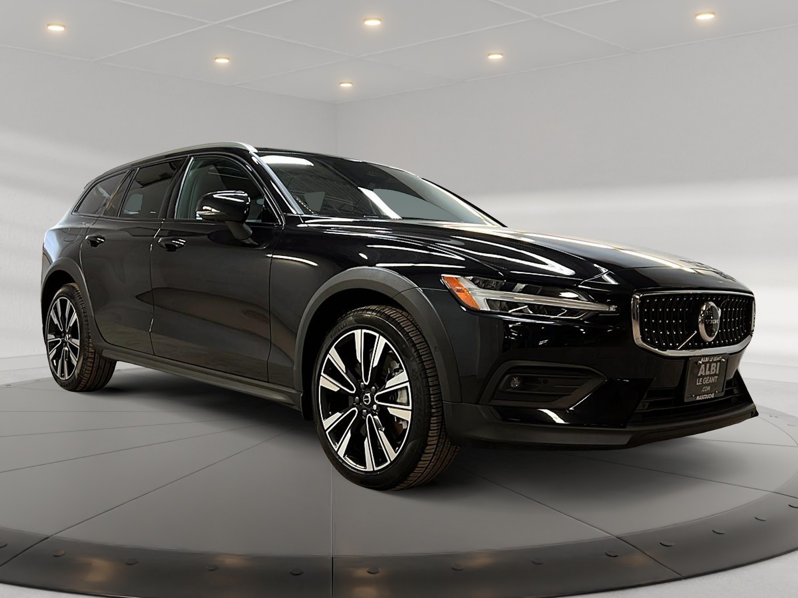 Volvo V60 B5 CROSS COUNTRY PLUS CUIR TOIT PANO NAV 4RM 2025 — photo 3