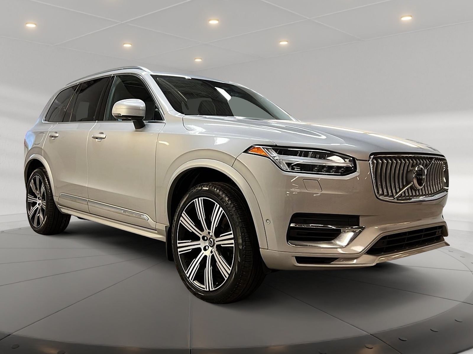 Volvo XC90 RECHARGE PLUS CUIR TOIT PANO NAV 4RM 2023 — photo 3