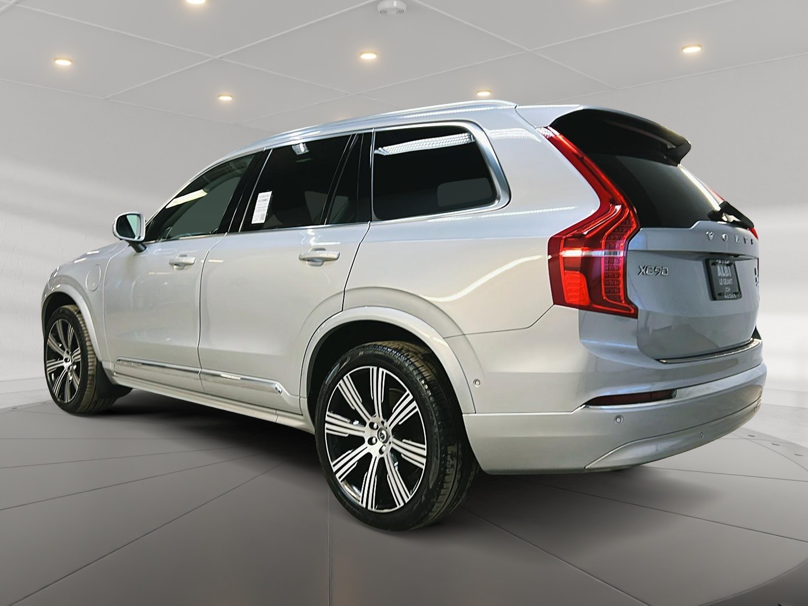 Volvo XC90 RECHARGE PLUS CUIR TOIT PANO NAV 4RM 2023 — photo 6