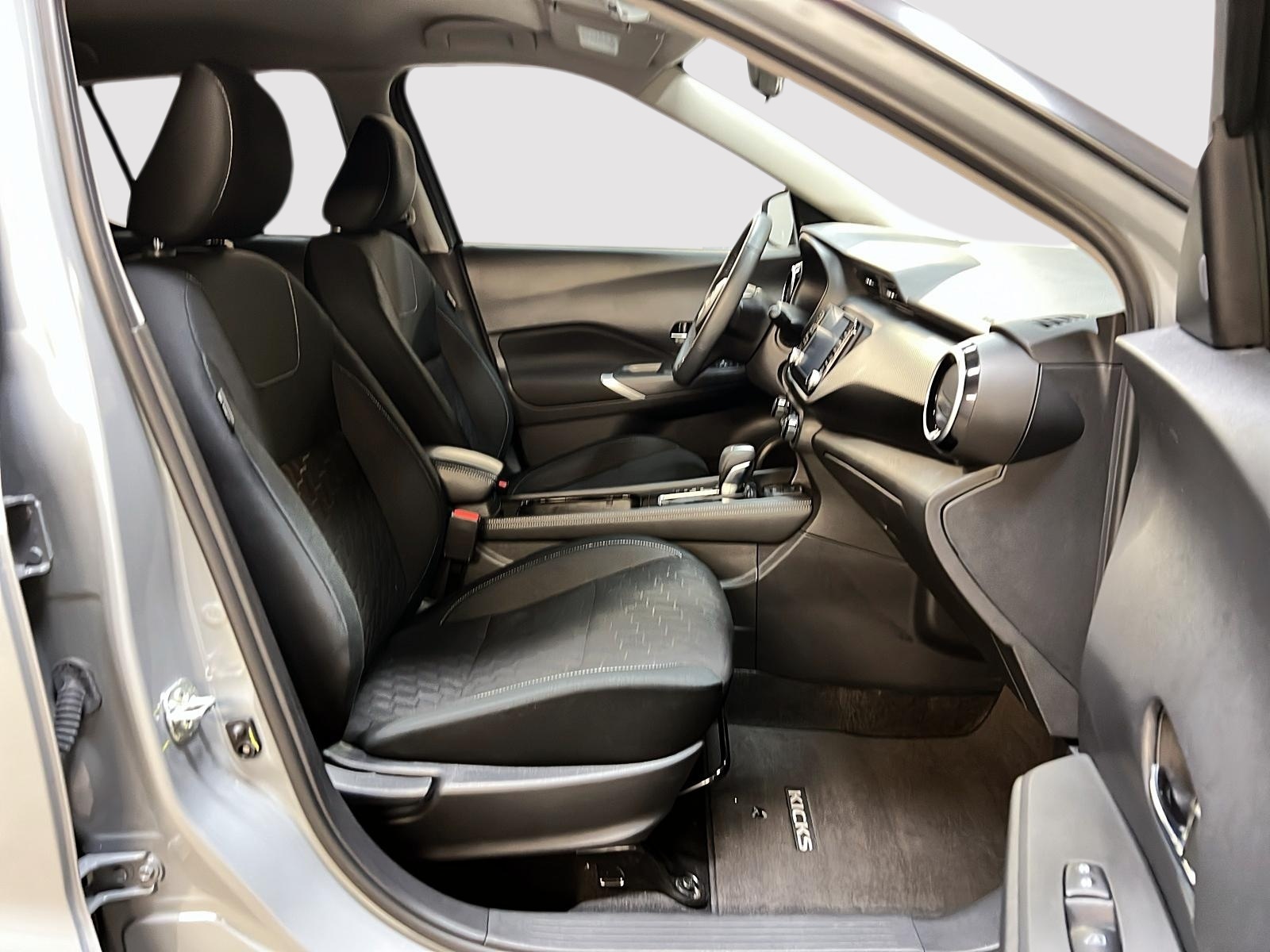 Nissan Kicks SV 2024 — photo 8