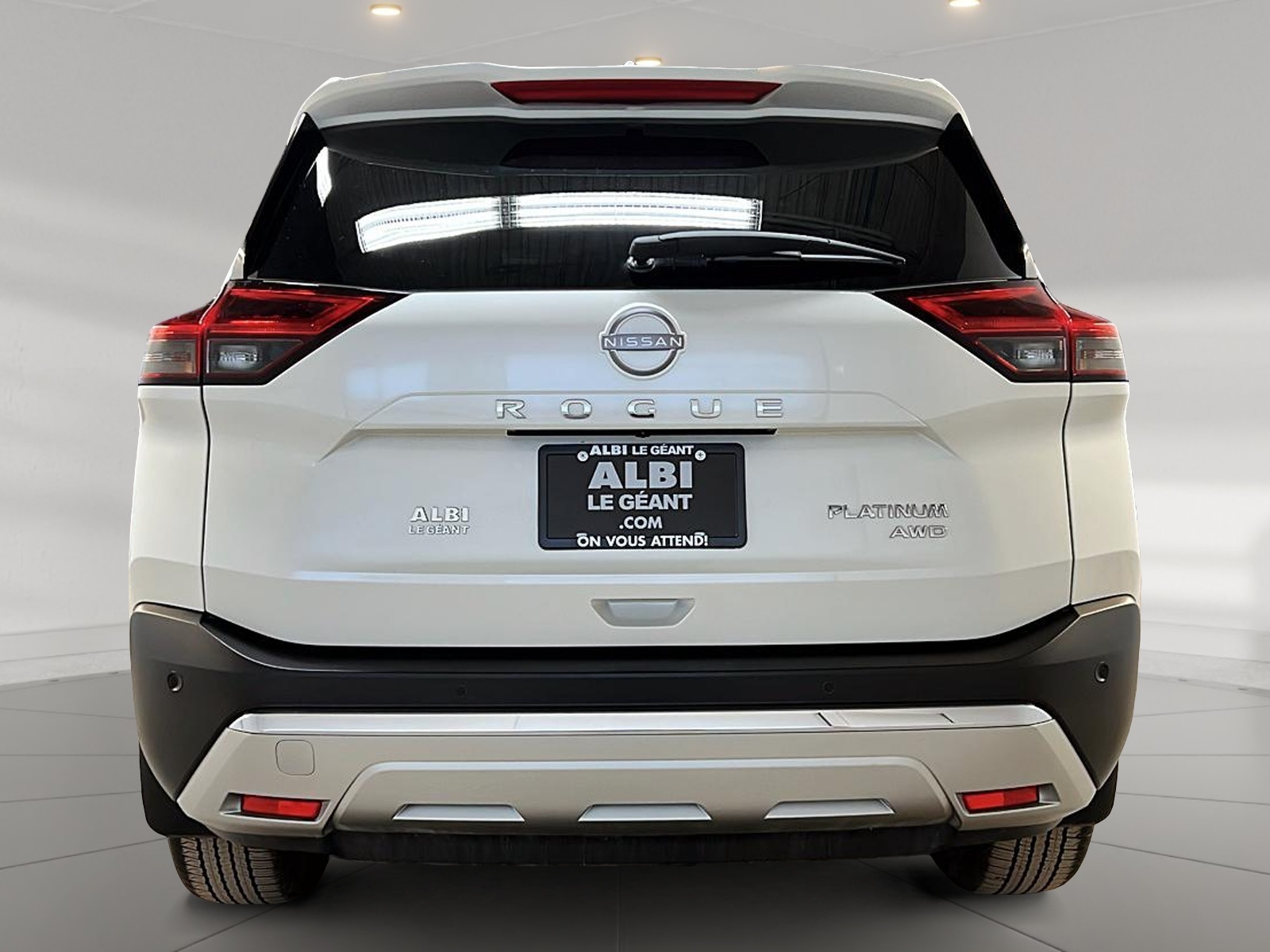 Nissan Rogue PLATINUM CUIR TOIT PANO NAV 4RM 2023 — photo 5