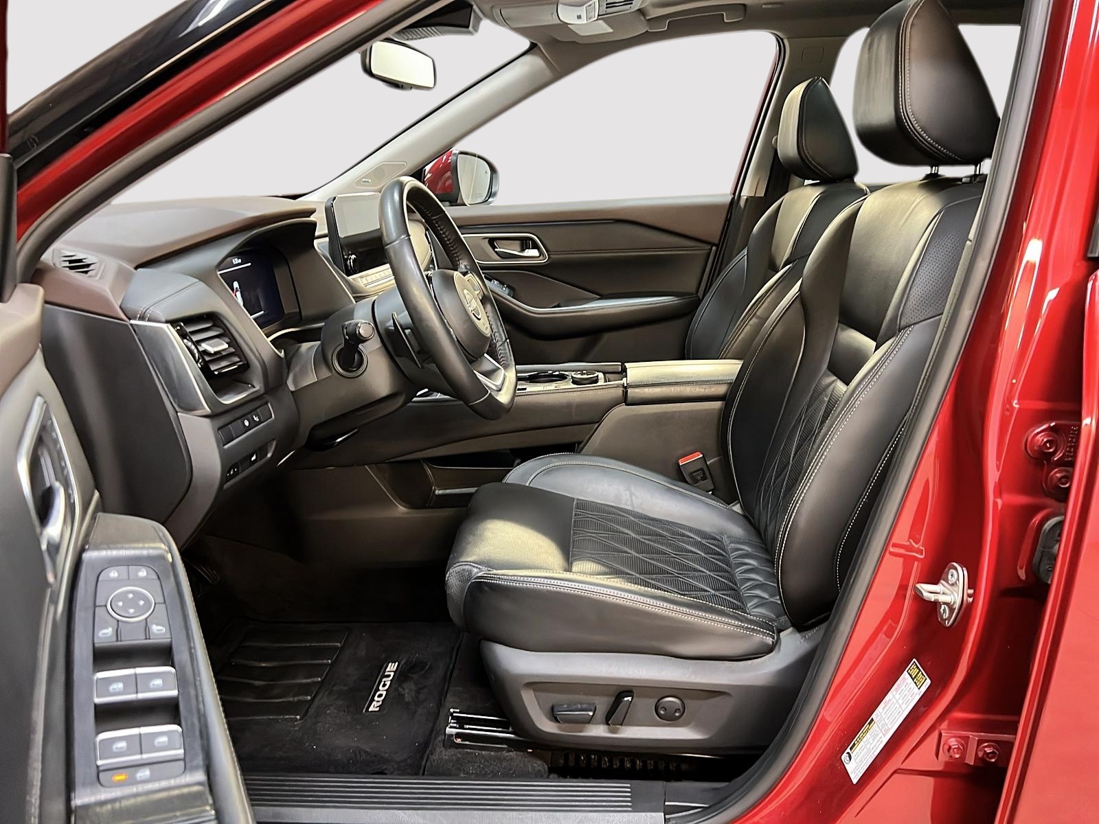 Nissan Rogue PLATINUM CUIR TOIT PANO NAV 4RM 2022 — photo 7