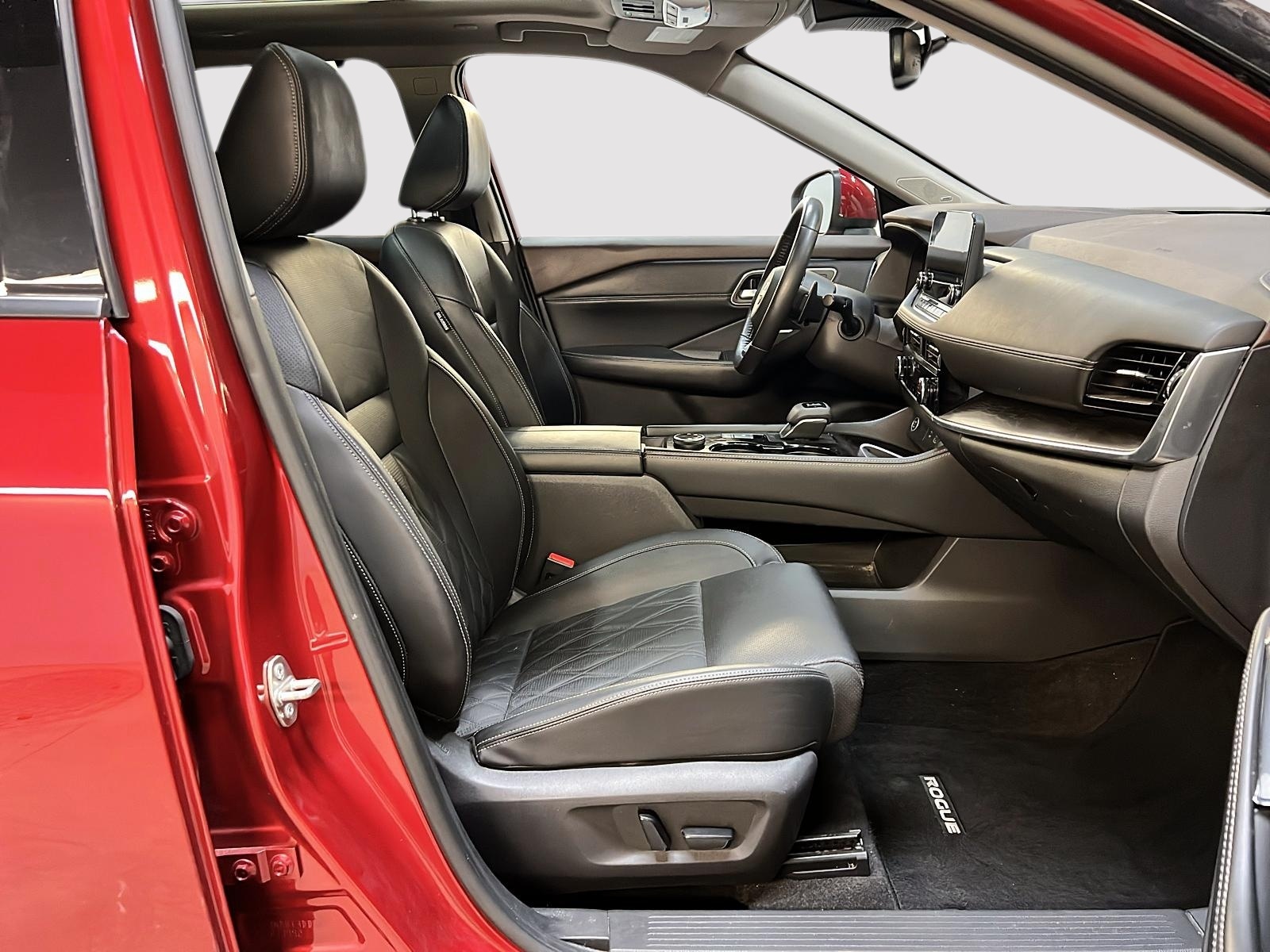 Nissan Rogue PLATINUM CUIR TOIT PANO NAV 4RM 2022 — photo 8