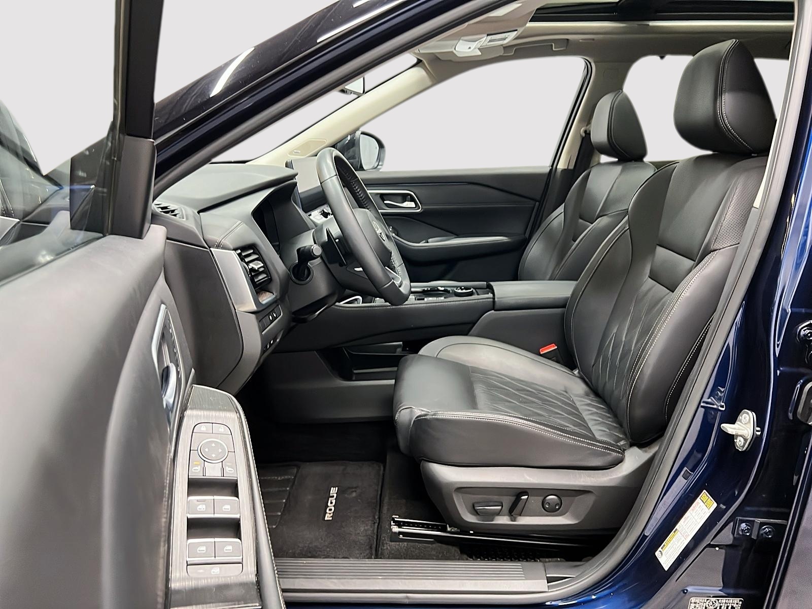 Nissan Rogue PLATINUM CUIR TOIT PANO NAV 4RM 2024 — photo 7