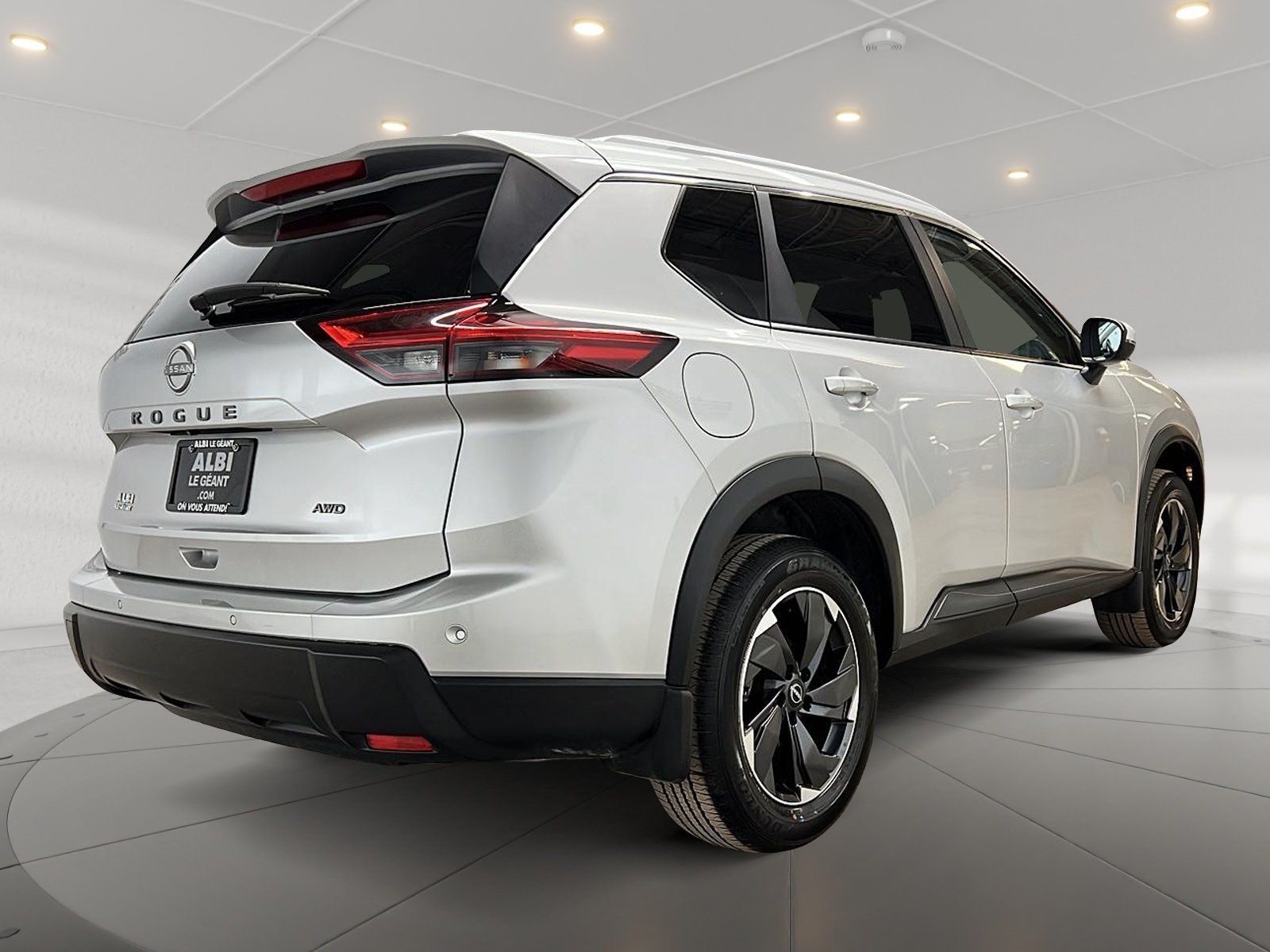 Nissan Rogue SV TOIT PANO 4RM 2025 — photo 4