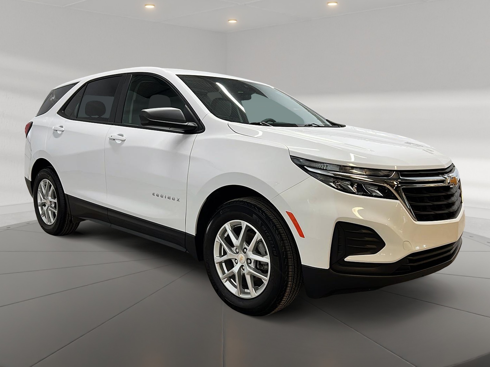 Chevrolet Equinox LS 2024 — photo 3