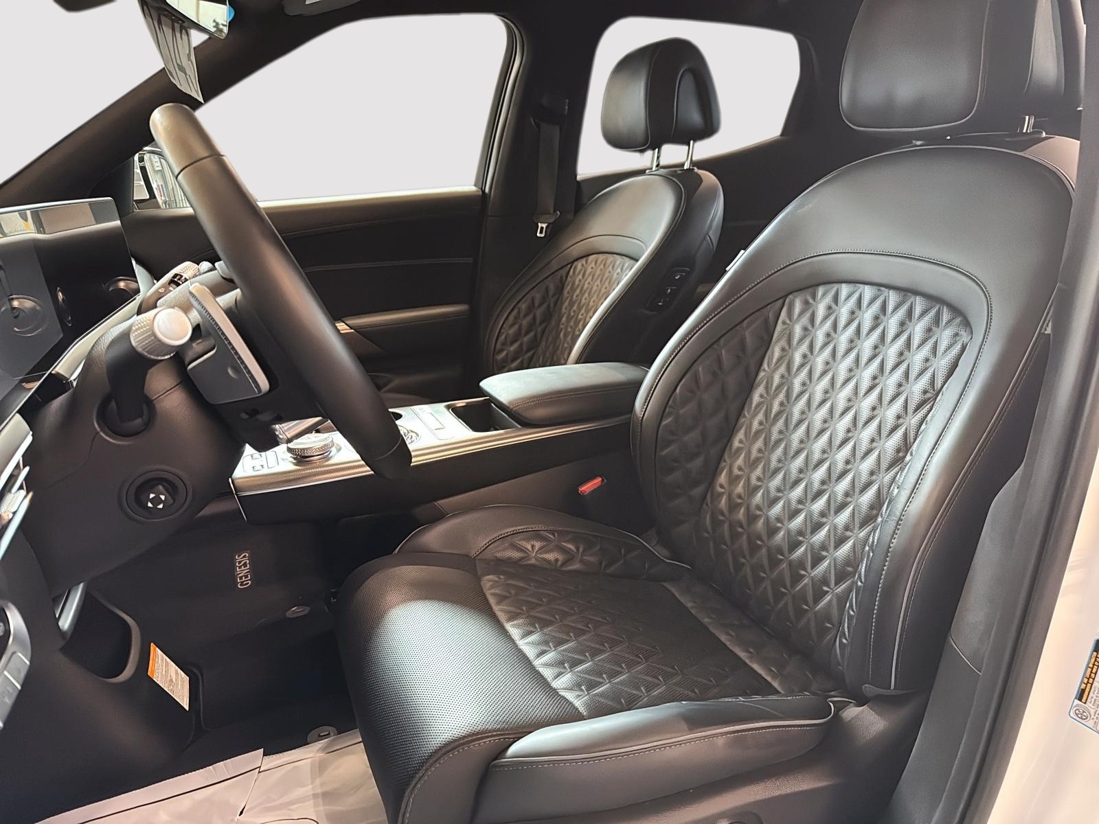 Genesis GV60 ADVANCED CUIR TOIT PANO NAV 4RM 2024 — photo 8
