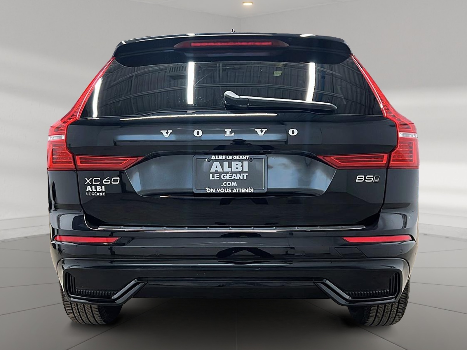 Volvo XC60 B5 CORE CUIR TOIT PANO NAV 4RM 2024 — photo 5