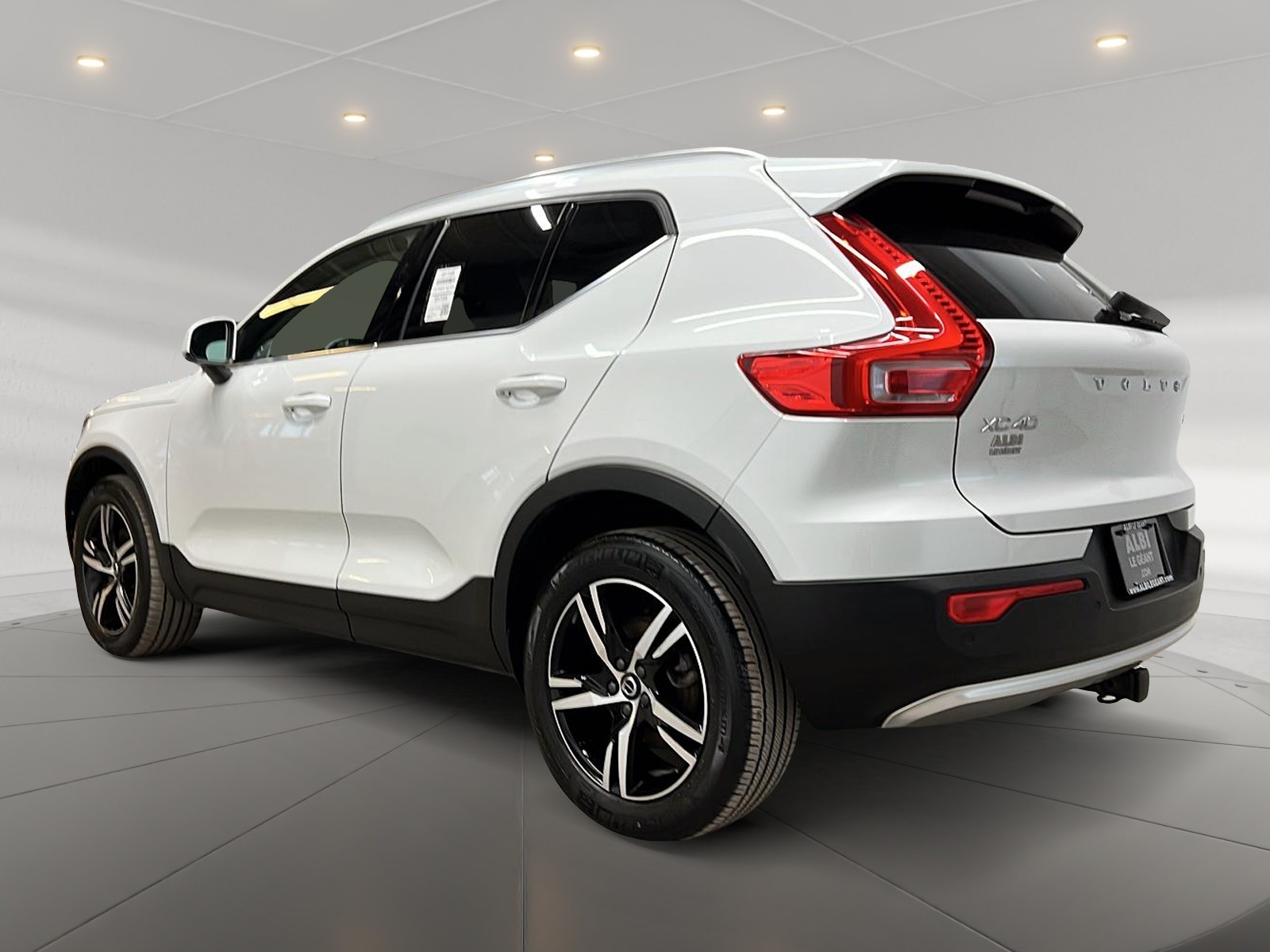 Volvo XC40 B5 PLUS CUIR TOIT PANO NAV 4RM 2023 — photo 6