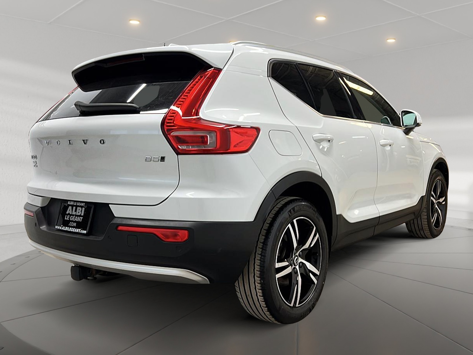 Volvo XC40 B5 PLUS CUIR TOIT PANO NAV 4RM 2023 — photo 4