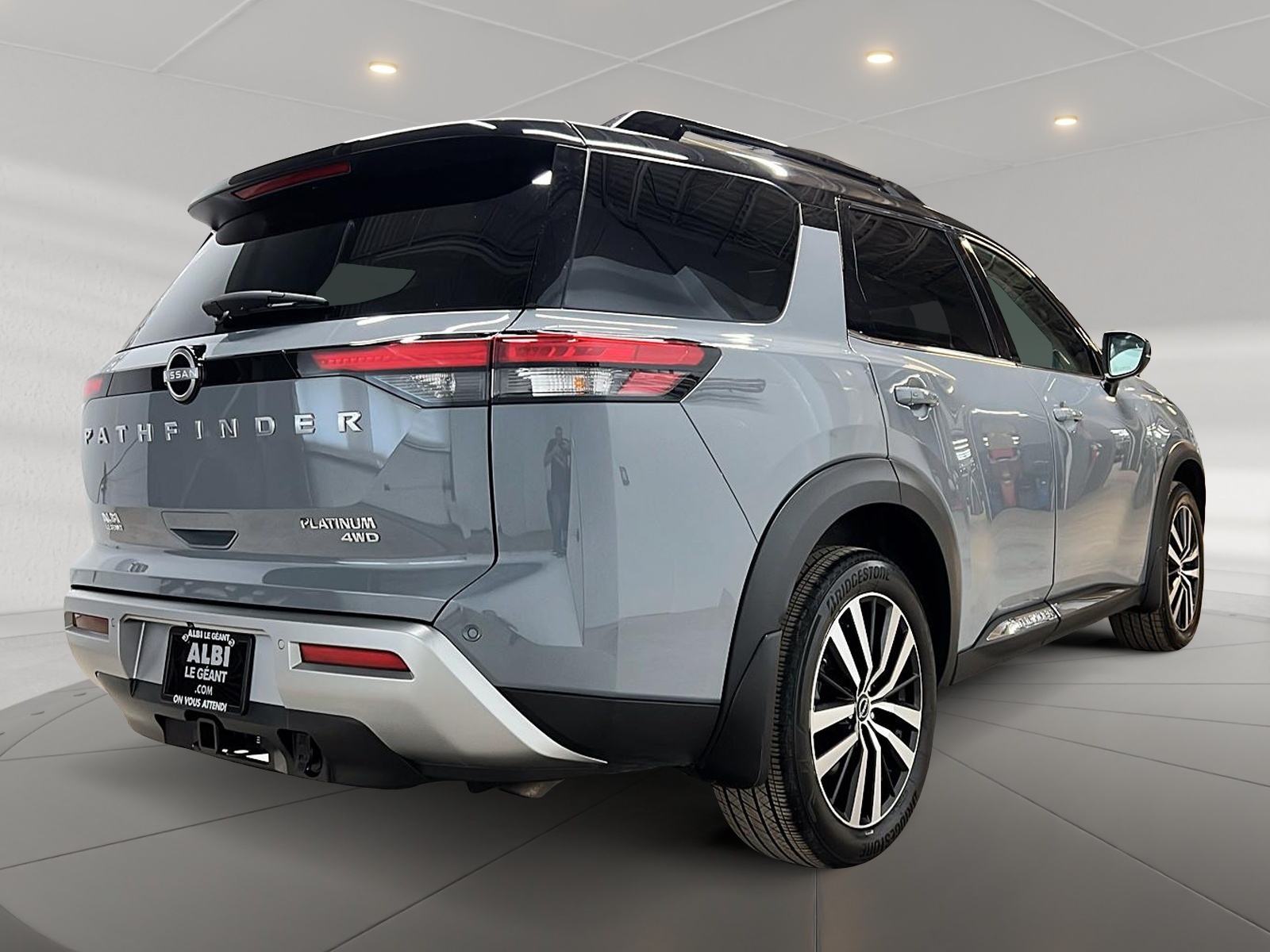 Nissan Pathfinder PLATINUM CUIR TOIT PANO NAV 4RM 2025 — photo 4
