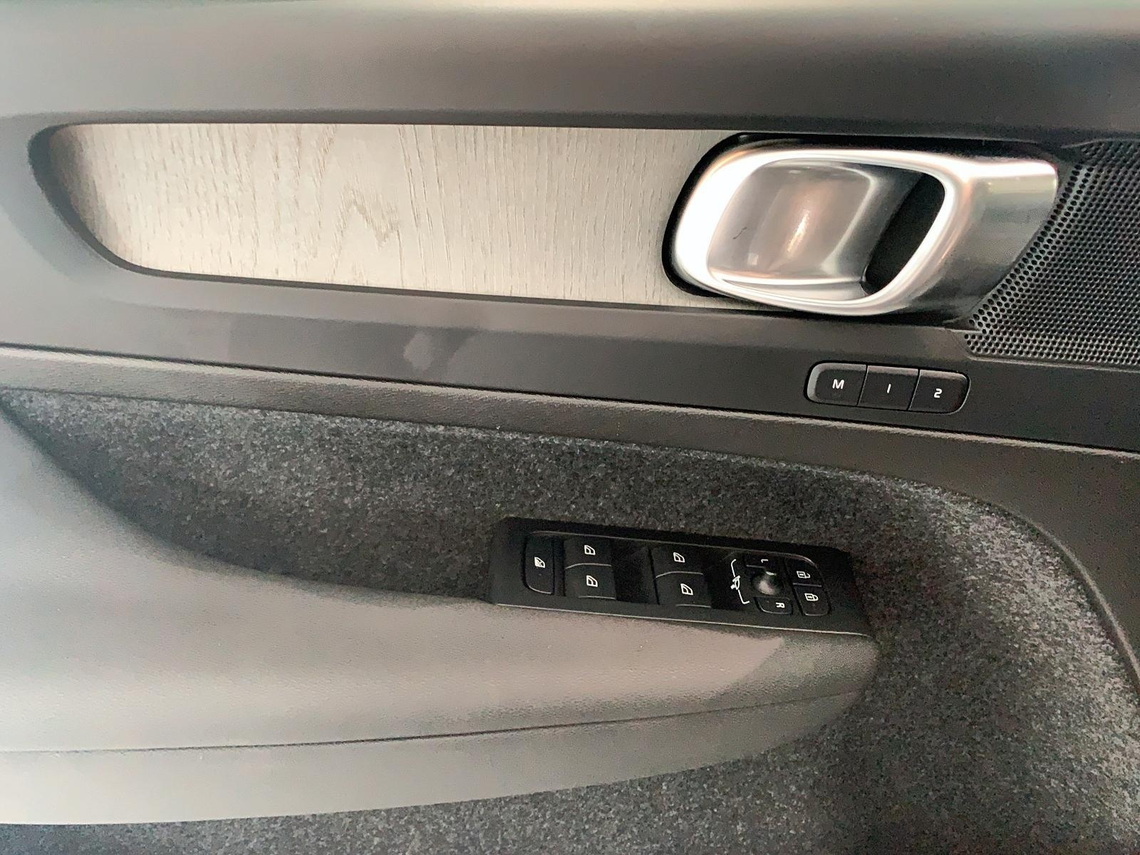 Volvo XC40 B5 CORE CUIR NAV 4RM 2025 — photo 8