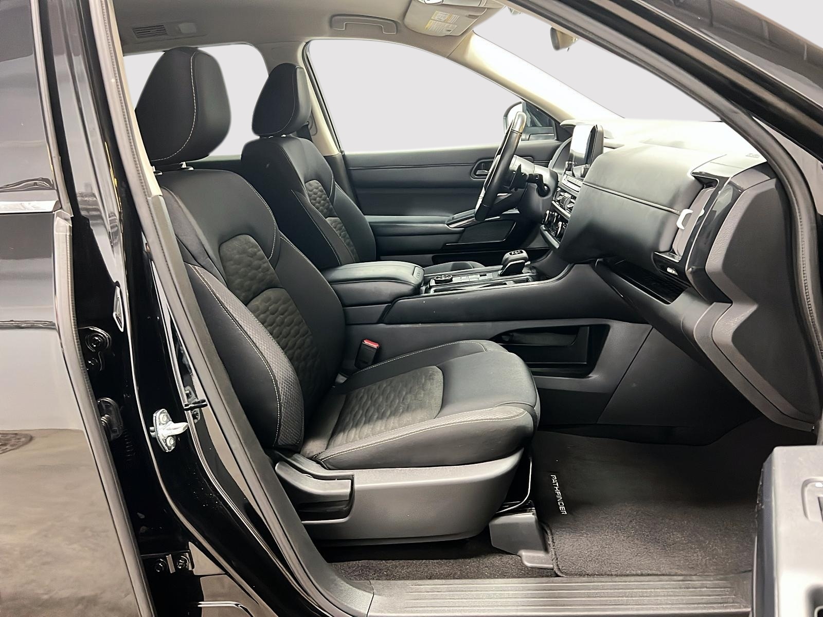 Nissan Pathfinder S 4RM 2024 — photo 8