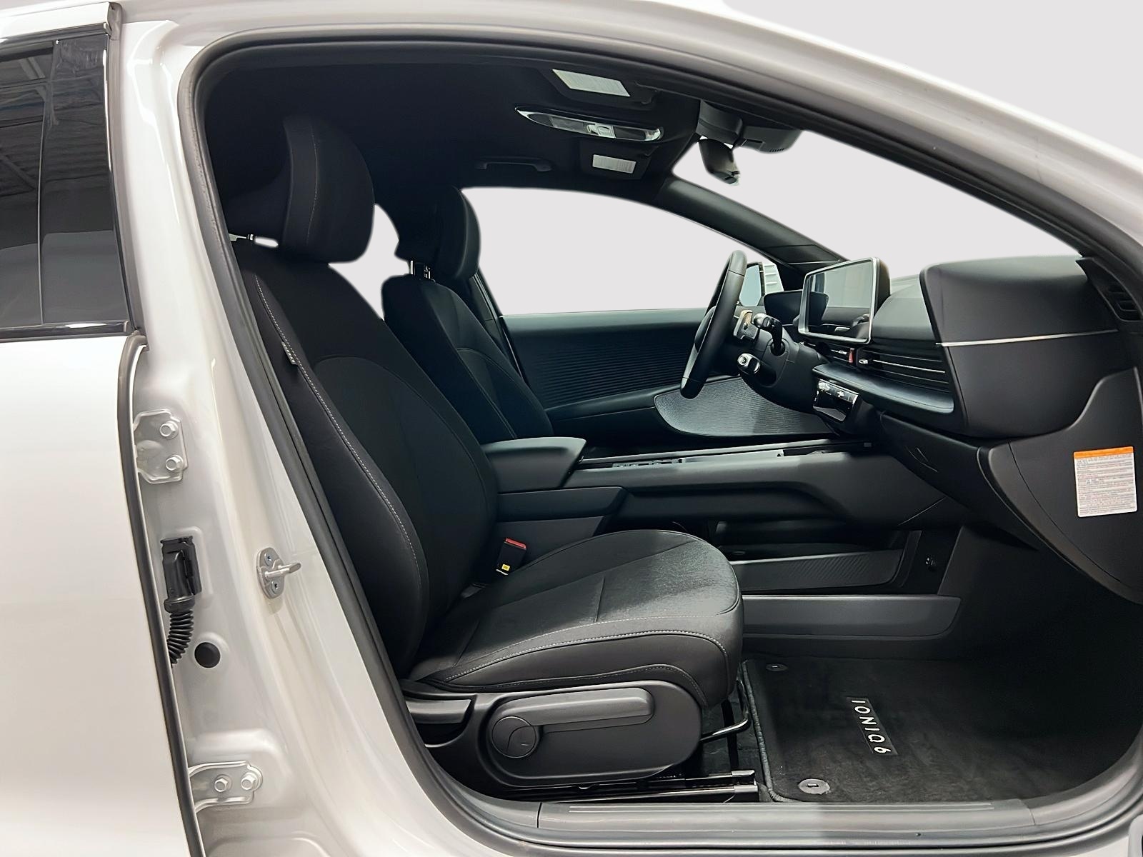 Hyundai IONIQ 6 PREFERRED LONG RANGE NAV 2025 — photo 8