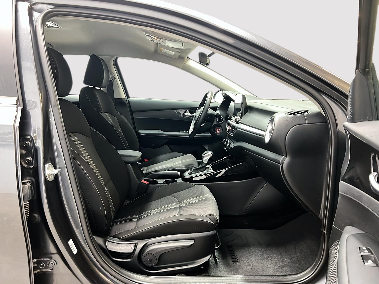 Kia Forte EX 2024 — photo 8