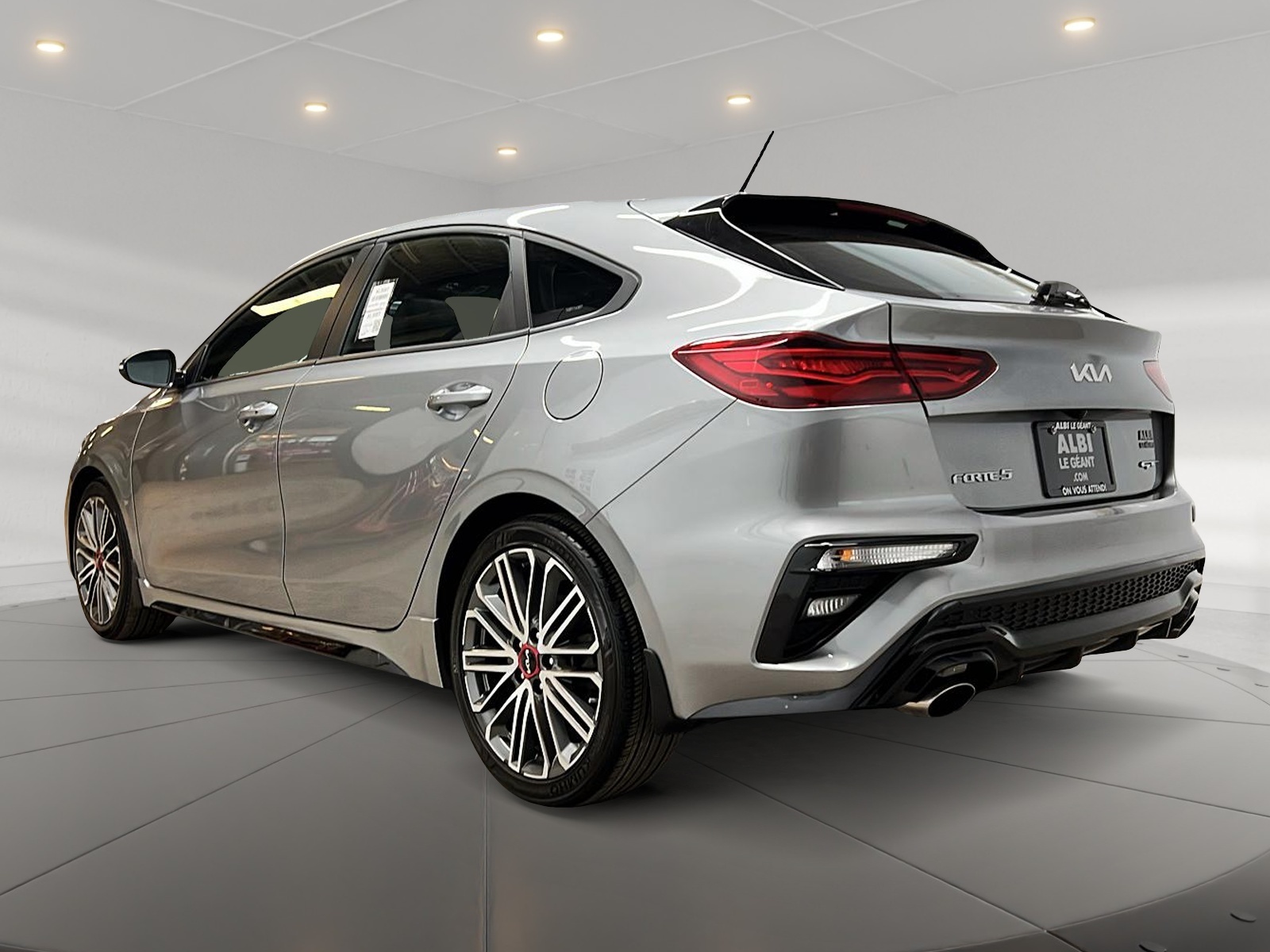 Kia Forte5 GT LIMITED CUIR TOIT NAV 2023 — photo 6