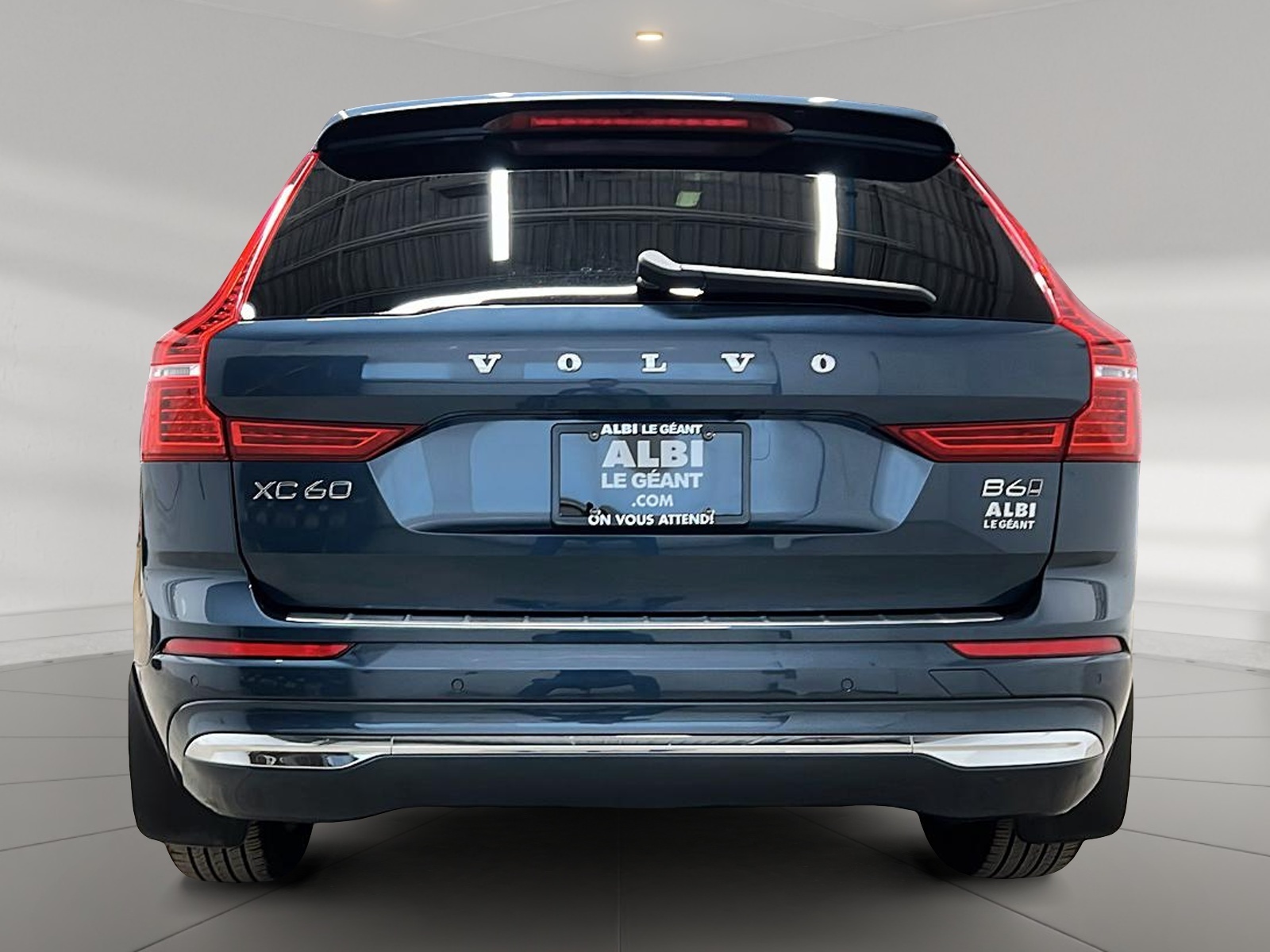 Volvo XC60 B6 PLUS CUIR TOIT PANO NAV 4RM 2023 — photo 5