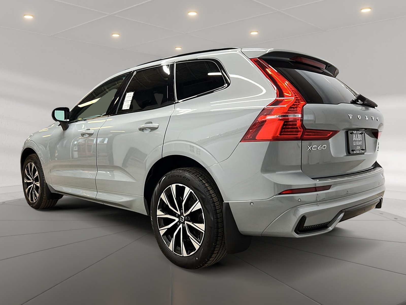 Volvo XC60 B5 PLUS CUIR TOIT PANO NAV 4RM 2024 — photo 6