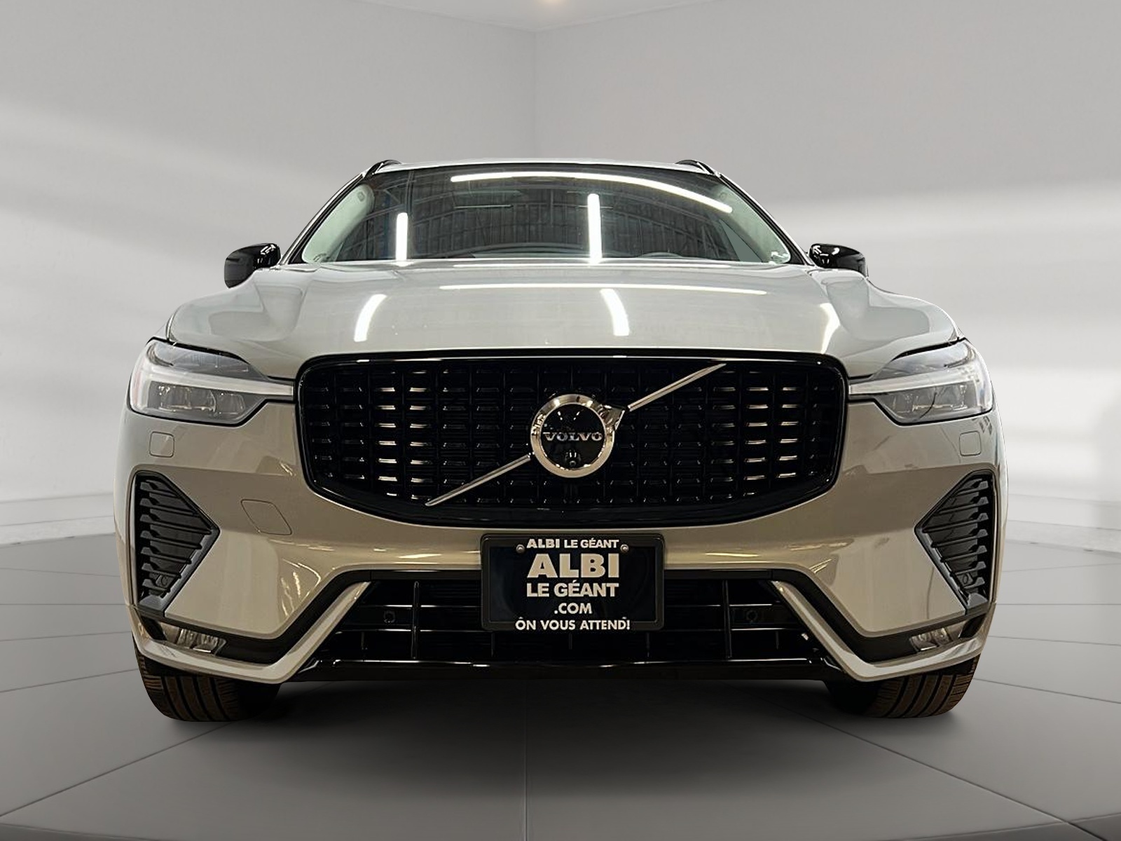 Volvo XC60 B5 PLUS CUIR TOIT PANO NAV 4RM 2024 — photo 2